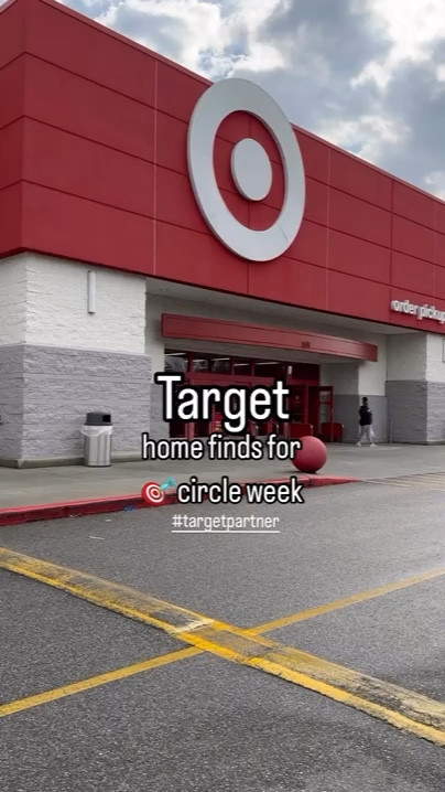 Target Circle Week! 30% off select women’s clothing & shorts and up to 30% off select home items! Buy 1 get one 50% off decorative pillows!

#ad #targetpartner #targetstyle @target @targetstyle
