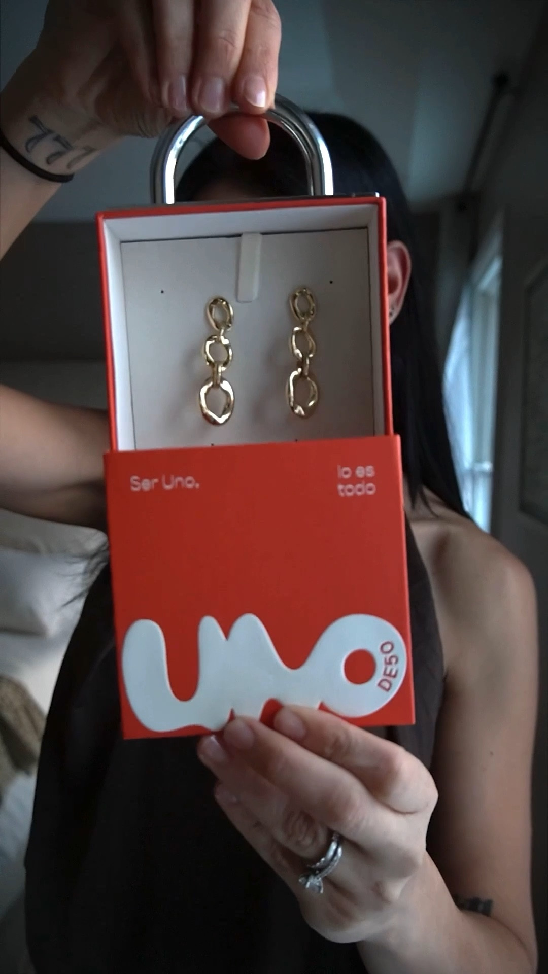 I can never decide which one to wear… gold or silver will forever be my internal debate ✨
Loving these beautiful accessories from @Unode50 — perfect for treating yourself or gifting this holiday season.

#LTKHoliday #LTKgrwm #LTKGiftGuide