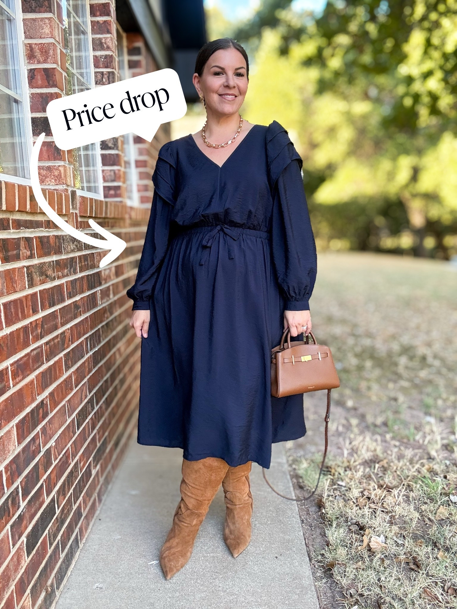 This Walmart dress is curve friendly and ON SALE! This could definitely work as a fall wedding guest dress or date night outfit. Wearing size 0X, 5’7 for height reference. Dress is true to size.