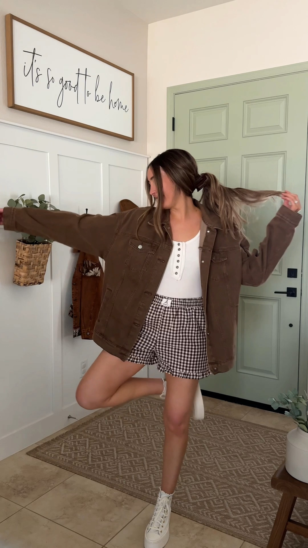 Wearing a medium in the shorts!


Gingham shorts, oversized brown denim jacket, platform converse 

#LTKgrwm #LTKootd #LTKmomlife