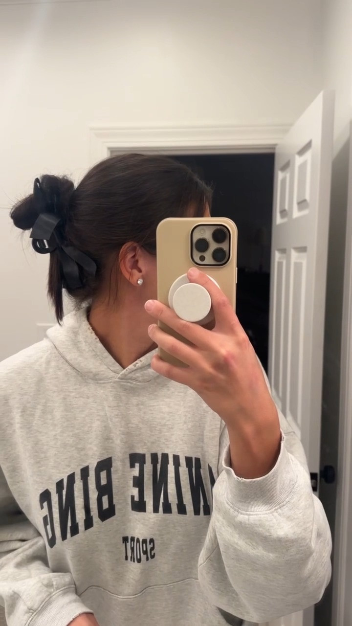Bow claw clip--perfect for stocking stuffers or gift ideas for her!🎀

anine bing, bow claw clip, claw clip, hair clip, trendy hoodie, hoodie, anine bing hoodie, gift ideas, gift guide for her, stocking stuffers for her, Grace White, A Southern Drawl 

 #LTKGiftGuide #LTKWatchNow #LTKSeasonal