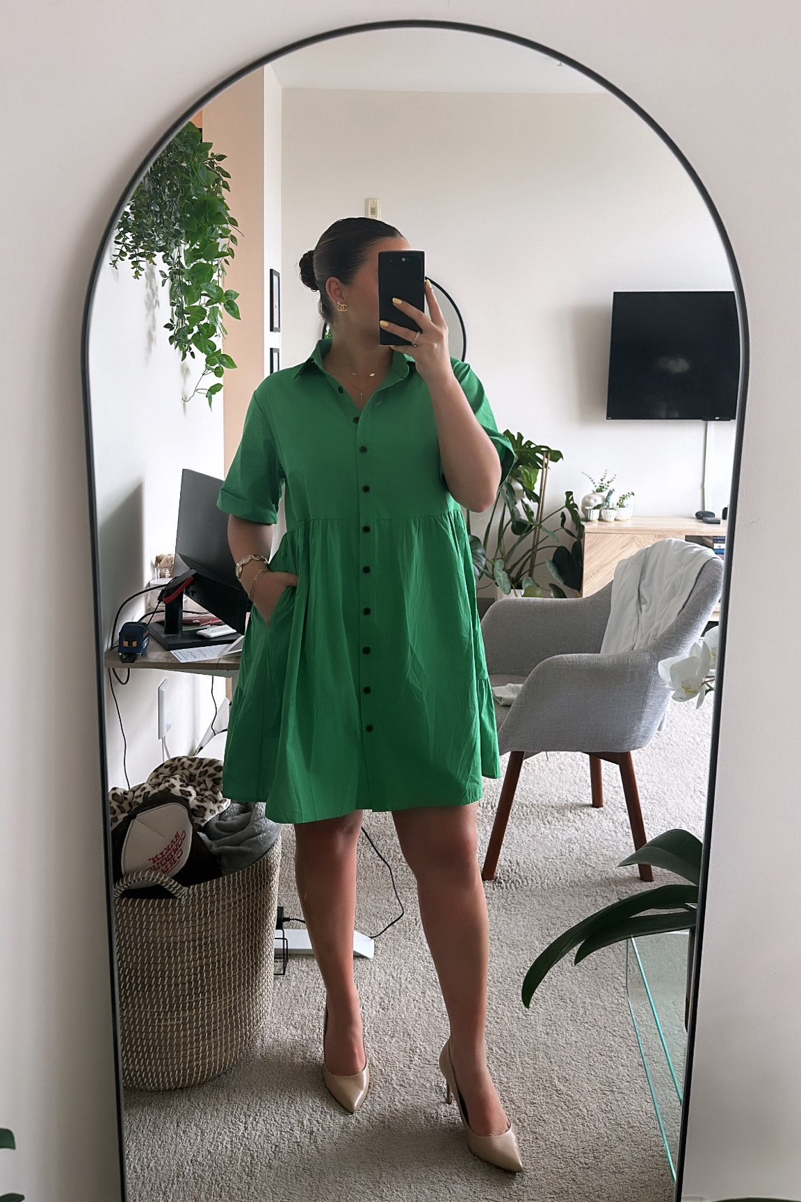 Green Work Dress + Slick Back Bun 
This shift dress with a collar is great for work and is very forgiving. It comes in 25 colors and is under $40 on #Amazon. Very easy for a transitional dress as it gets warmer in spring and summer. 

#workoutfit #springoutfit #summeroutfit #stevemadden #easyworkfits #workwear

#LTKStyleTip #LTKFindsUnder50 #LTKWorkwear