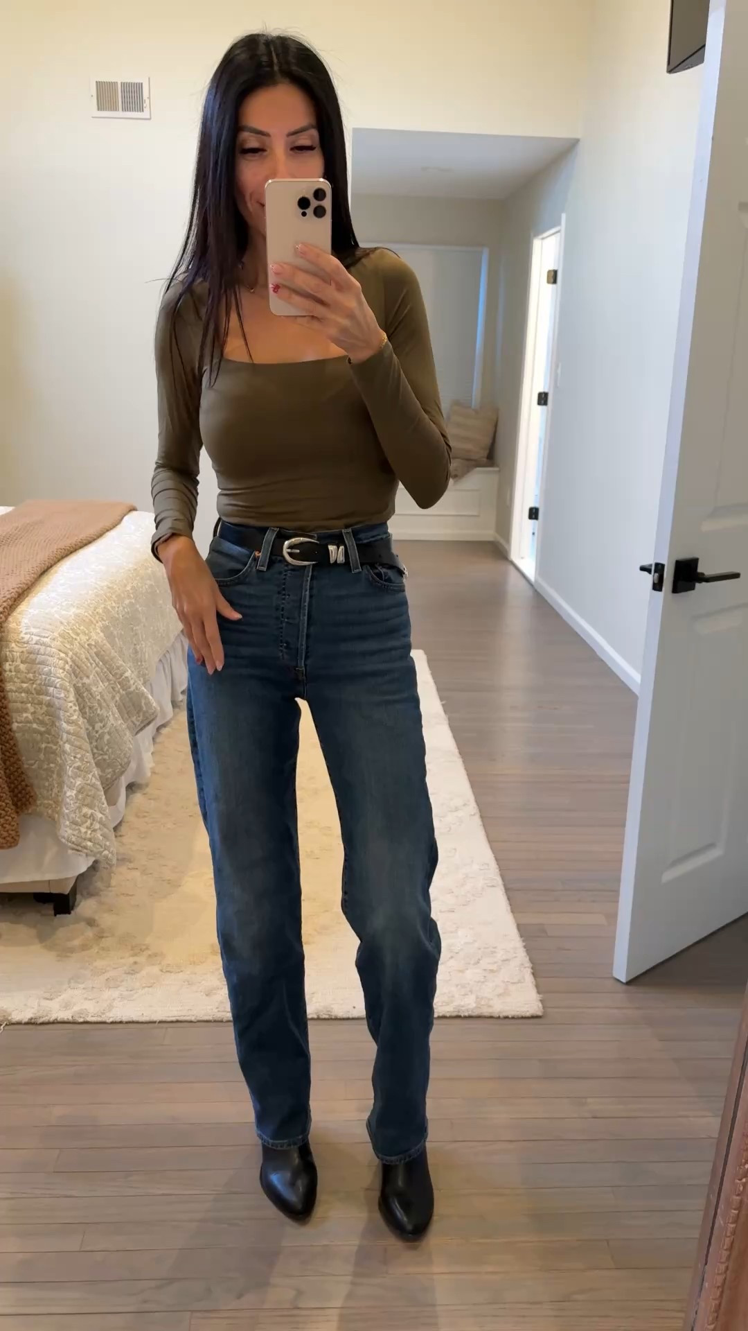 Simple, casual and so comfortable. Wearing size S on top, size 26 in jeans. 

#LTKootd #LTKgrwm #LTKOver40