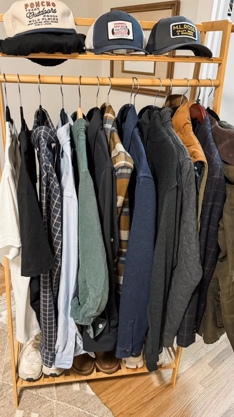 Men’s Capsule Wardrobe for Fall || 30 outfit ideas, 20 items |  win at fall

Brands: Faherty, Patagonia, J. Crew, Prana, Citizens of Humanity

1. Snap Jacket/ Shacket 
2. Barbour coat
3. Chelsea boots
4. Tennis shoes
5. Henley or casual layering LS shirt
6. Vest 
7. Casual wool Blazer
8. Oxford
9. 1/4 zip sweater/ pull-over 
10.Black T-shirt
11. Grey Tshirt 
12. Elevated hoodie
13. Crewneck sweater
14. Quilted pullover
15. Joggers 
16. Running shoes 
17. Dark jeans
18. Khakis
19. Flannel/plaid shirt
20. Dress shoes/Loafers (to pair with more casual pants)
21. Trucker Hat
22. Preppy ball cap

#LTKxMadewell #LTKSeasonal #LTKMens
