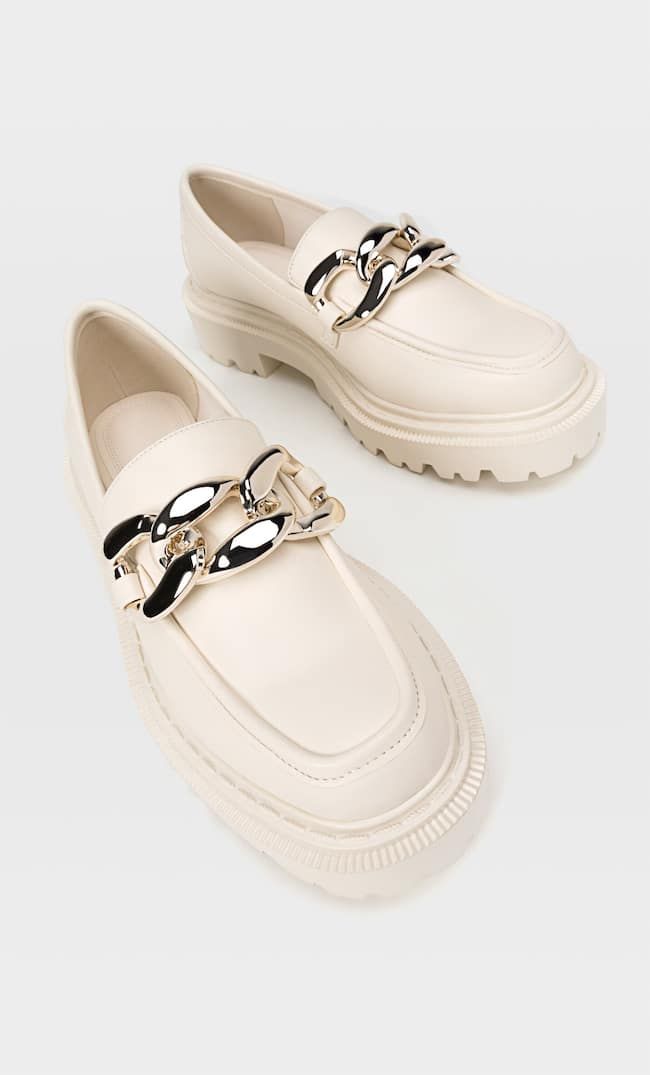 Loafers with chain detail | Stradivarius (UK)