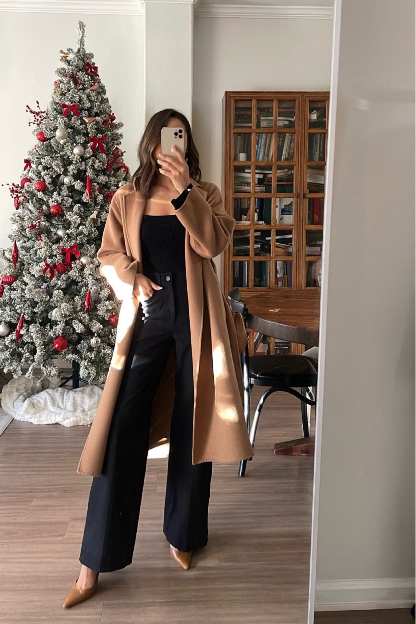 Winter workwear 

Camel coat xs 
Reformation sweater 
MMlafleur jeans 0P

#LTKworkwear #LTKSeasonal #LTKunder100