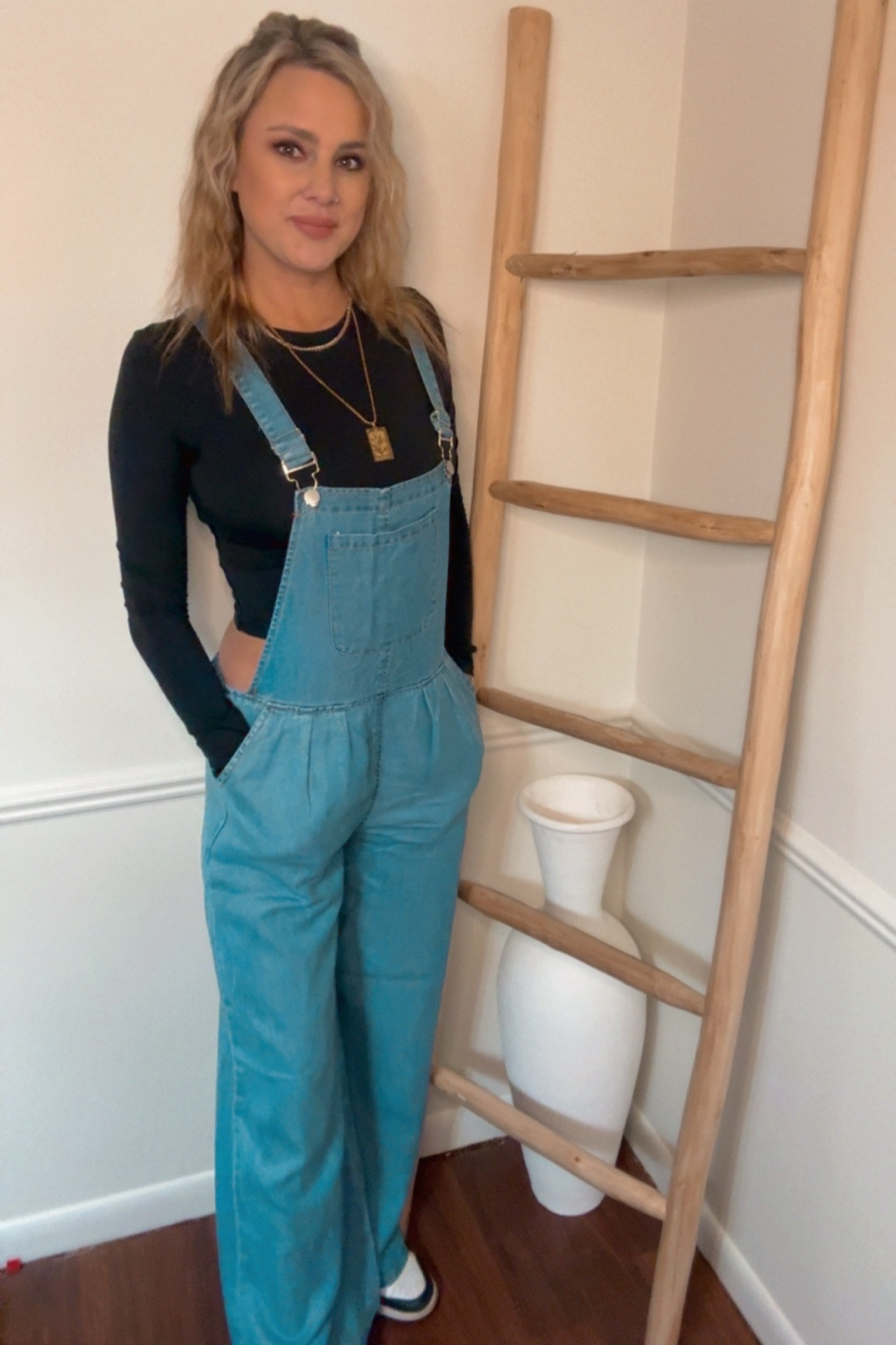 Styling my wide leg overalls for work

#LTKStyleTip #LTKU #LTKWorkwear