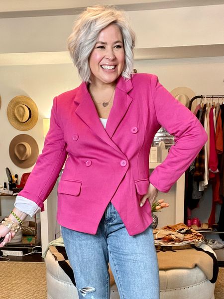 GIBSONLOOK hot pink double breasted blazer - WANDA30


#LTKHoliday #LTKsalealert #LTKGiftGuide