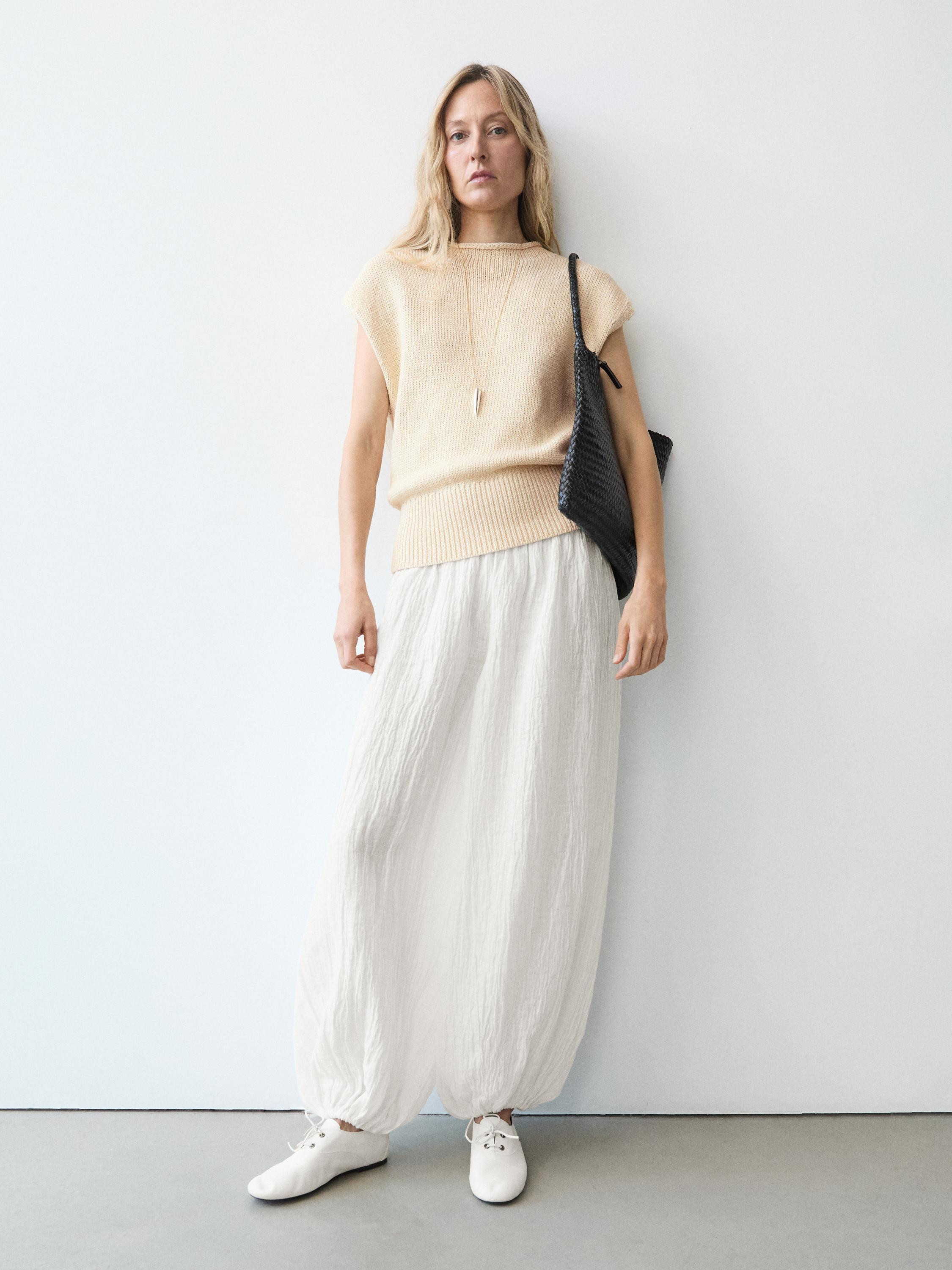 VIEW LOOK
Linen sarouel trousers

 £99.95  -40% * £59.95  Colour:  Off White  Add to basket | Massimo Dutti UK