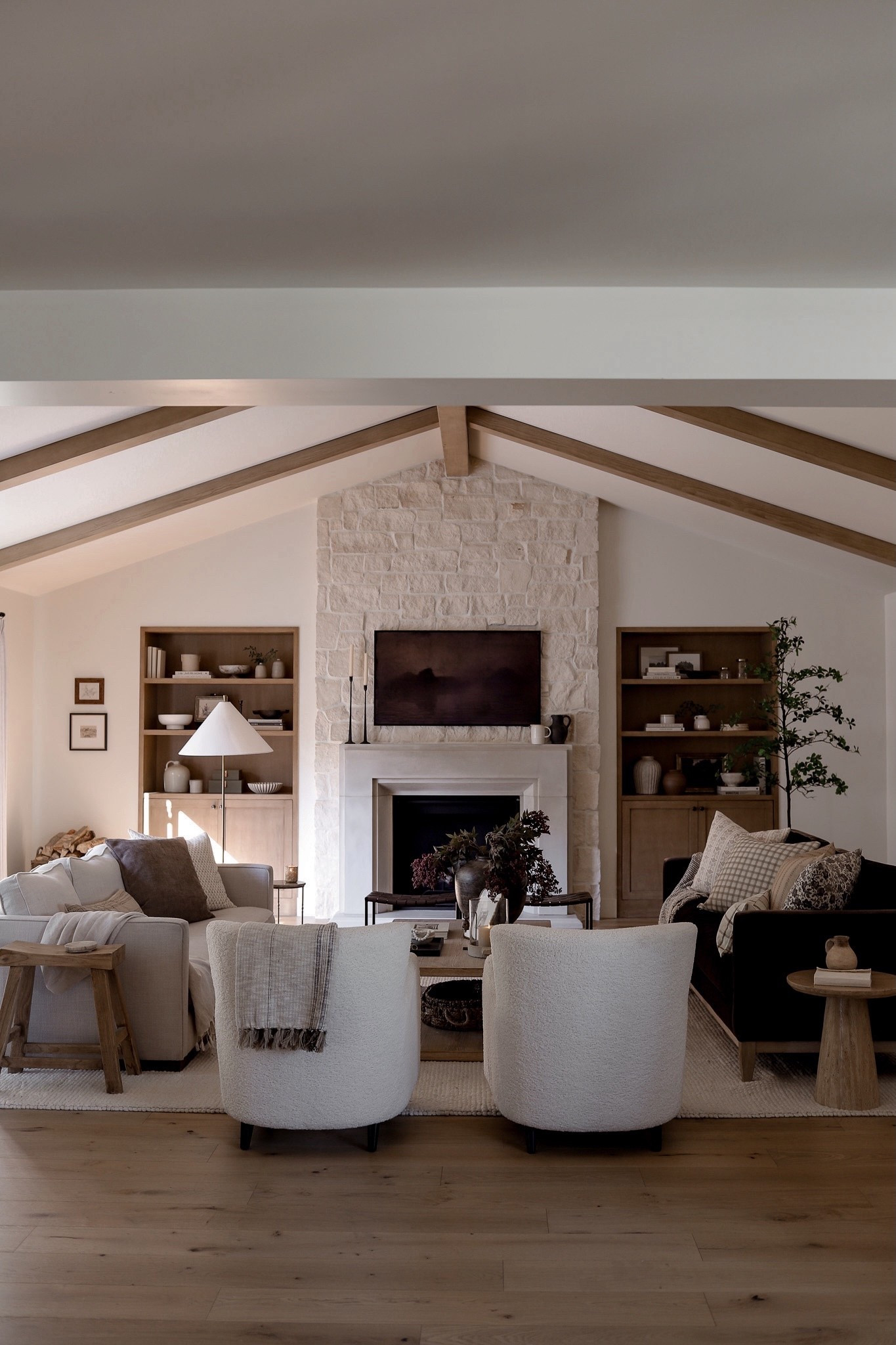 That fresh start feeling… you know the one.
I’m always a little sad when Christmas is over, but I get so energized by the post-holiday reset. It feels so good to get organized and reset our home for the new year.
Linking everything I used for our refreshed living room here ✨

#LTKHome #LTKSeasonal #LTKSaleAlert