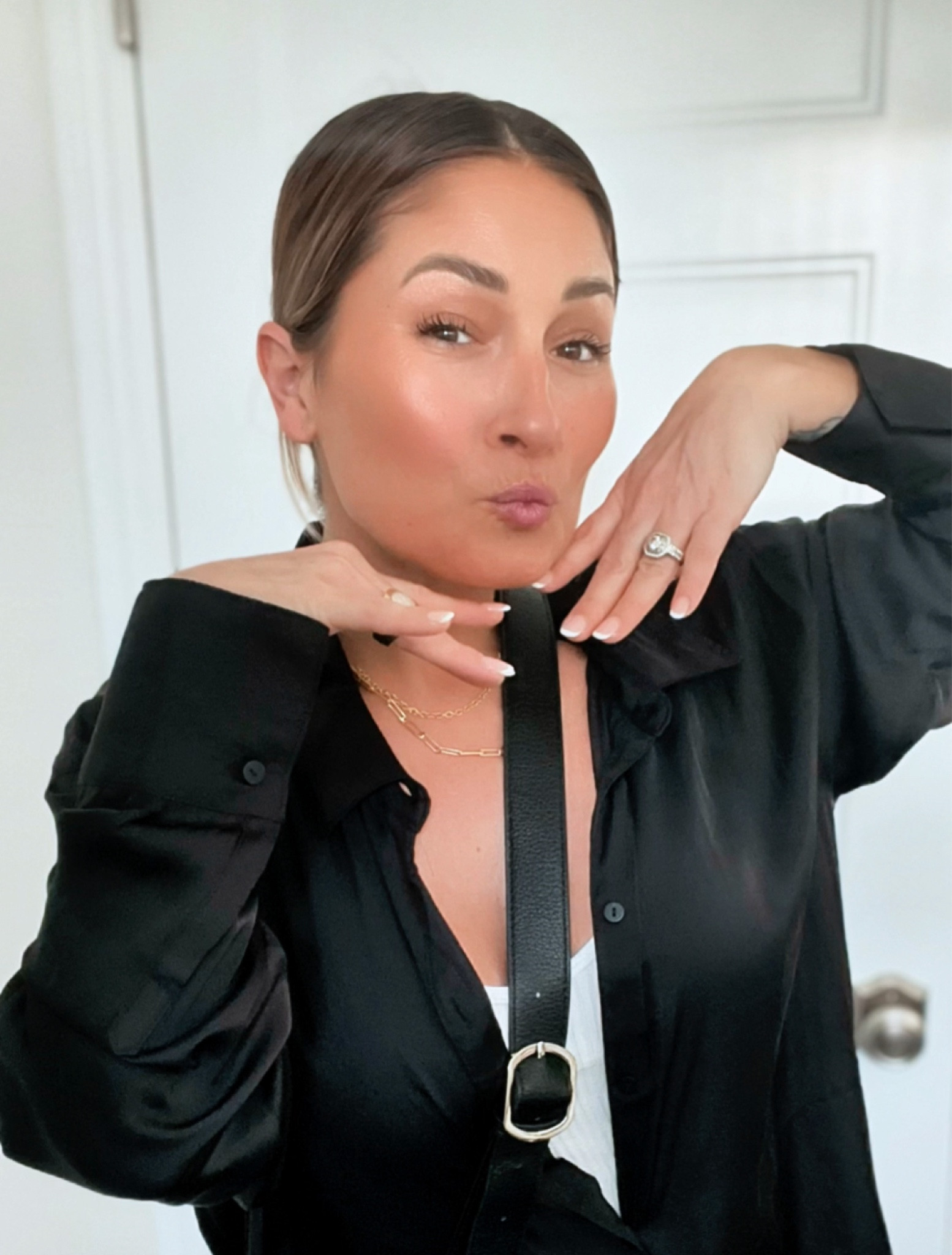 5 minute winter makeup look 

#LTKU #LTKbeauty #LTKstyletip