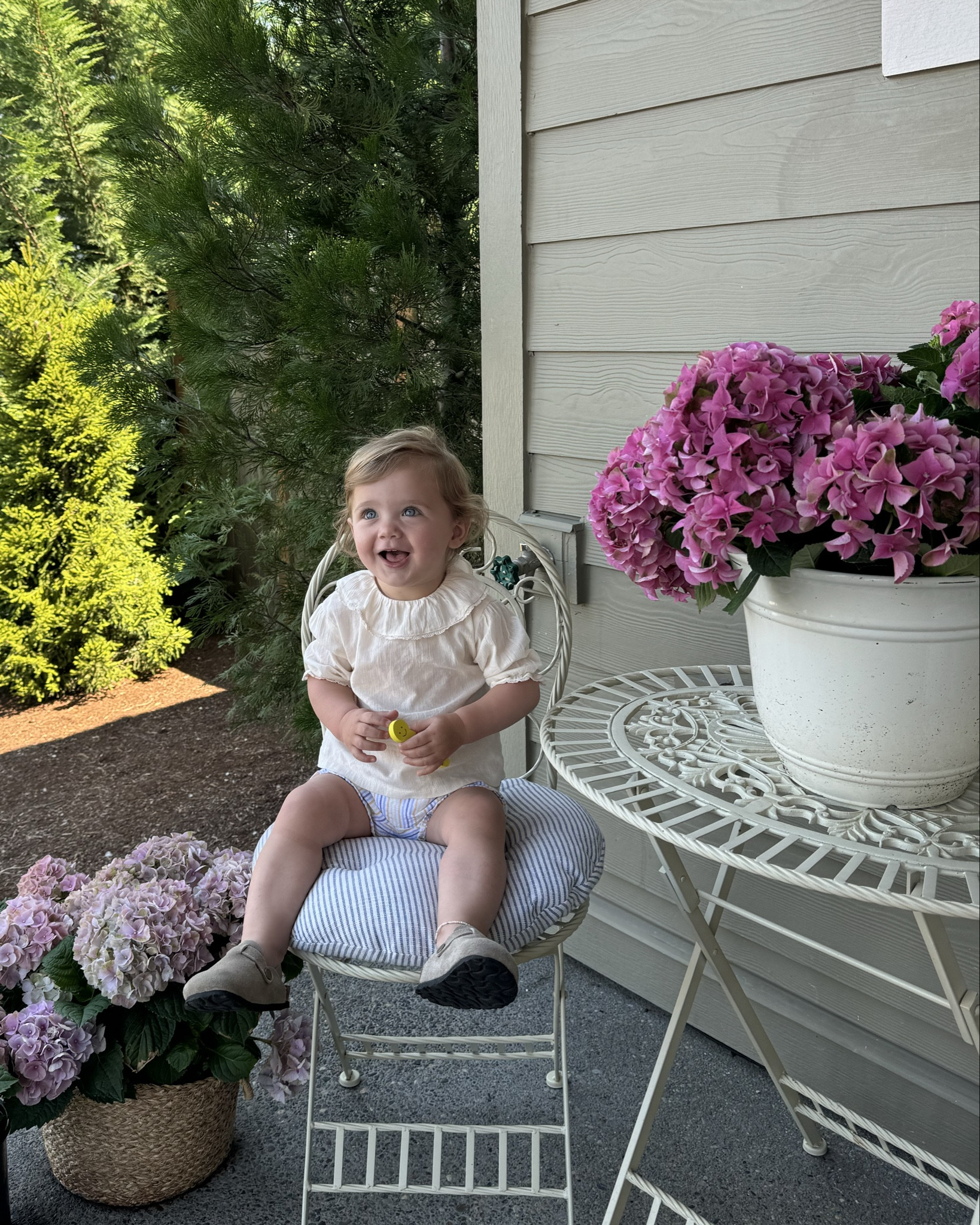 cutest little summer/fall toddler clogs 🥹 these are in the shade apricot 

#LTKKids #LTKFindsUnder50 #LTKBaby