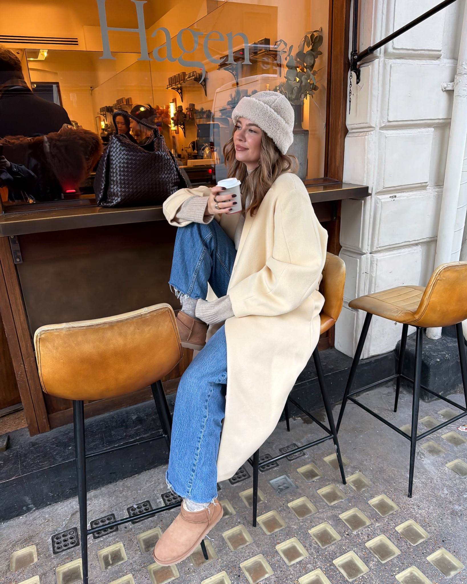 Winter ootd
Zara cream wrap coat 
Zara roll neck jumper 
Uggs in chestnut 