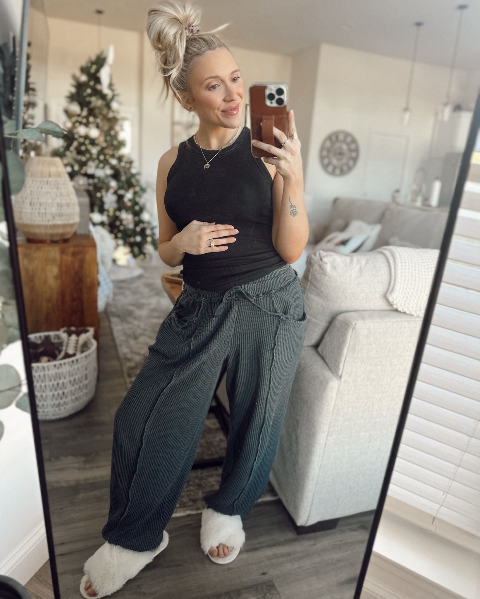 Livinggg in these sweats from pink blush maternity! Works for pregnant, postpartum + pre pregnancy!! Size small!:)

#LTKootd #LTKCyberWeek #LTKBump