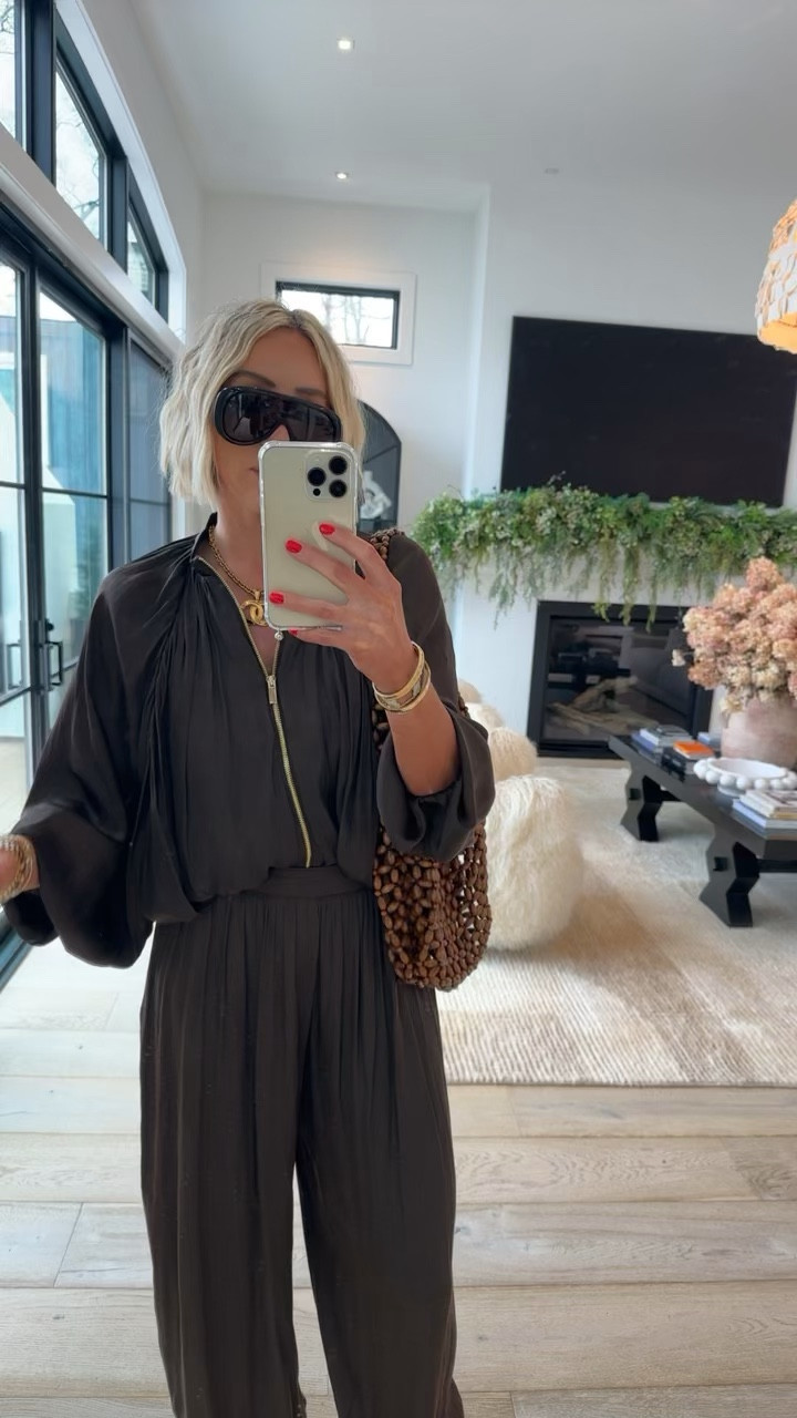 This set from Zara 🔥🔥🔥 wear together or individually.. so good! Wearing mediums for reference 