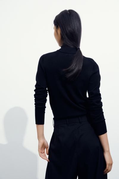 Polo-neck jumper | H&M (UK, MY, IN, SG, PH, TW, HK)