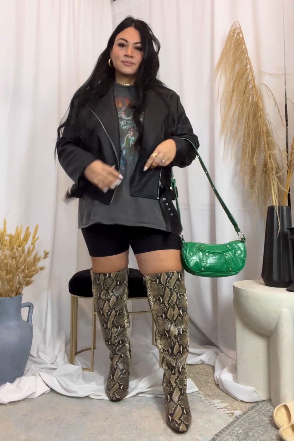 Size 11 boots- true wide calf 
1x in shorts 
L/xl in shirt 
Jacket is old missguided 


#LTKcurves #LTKitbag #LTKshoecrush