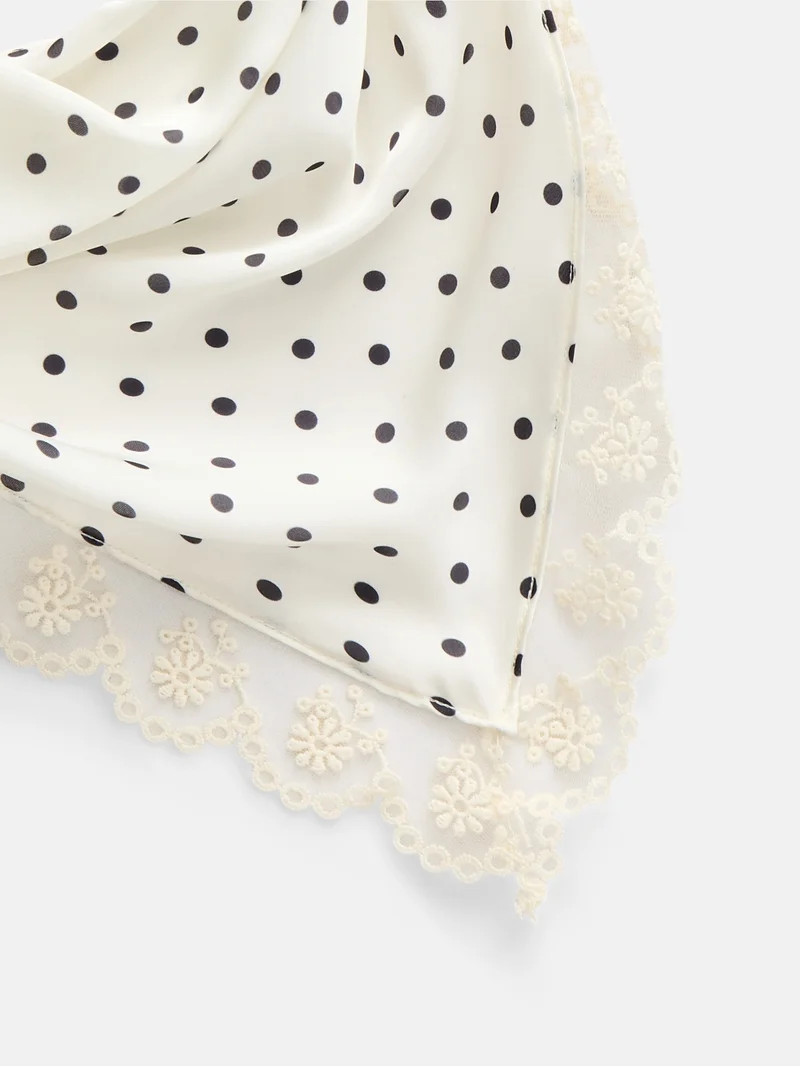 No Boundaries Women's Triangle Scarf with Lace Trim, Cream Dot | Walmart (US)