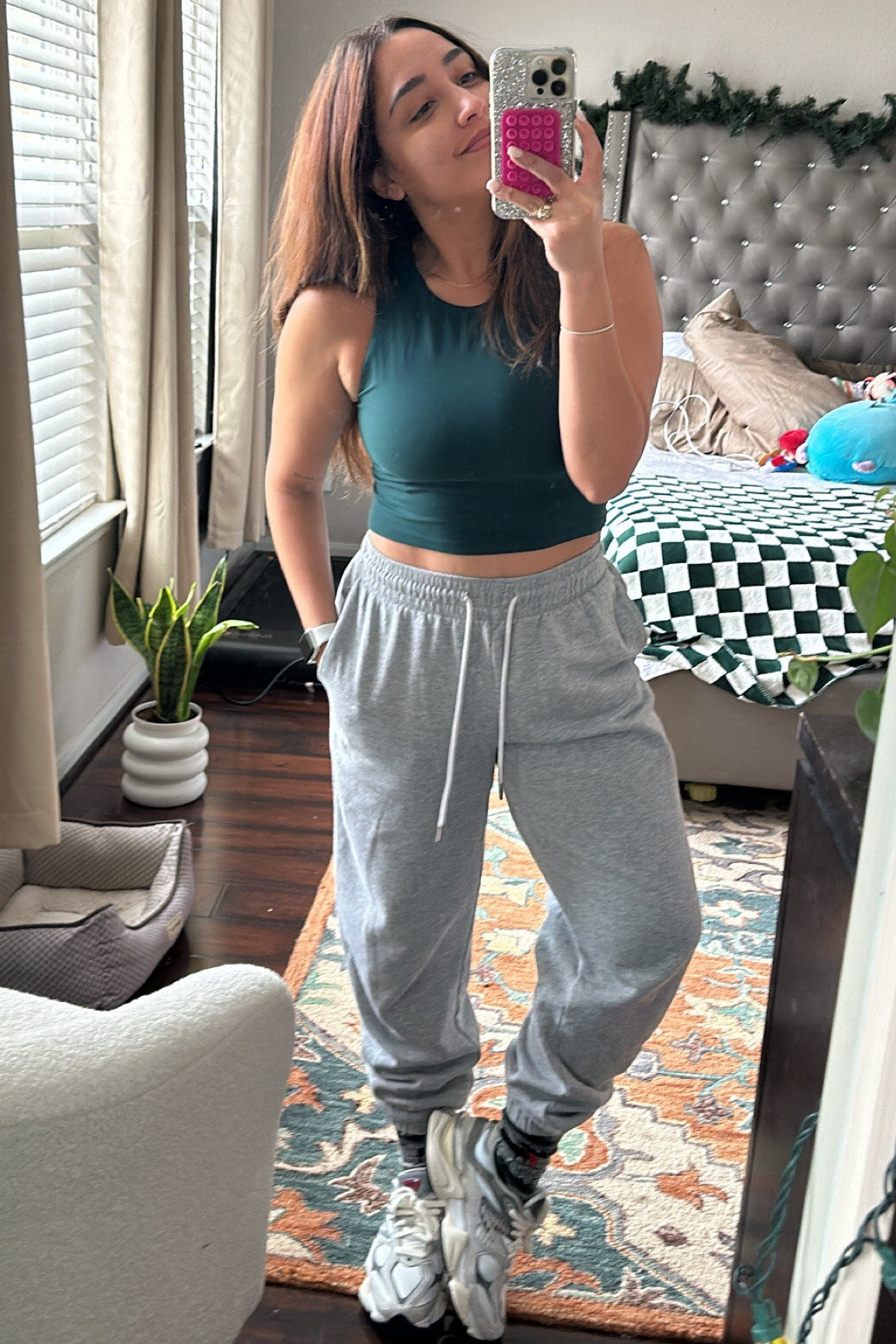 Top : large 
Bottoms: medium 
Shoes; 👟 7 

#LTKfitness #LTKU #LTKtravel