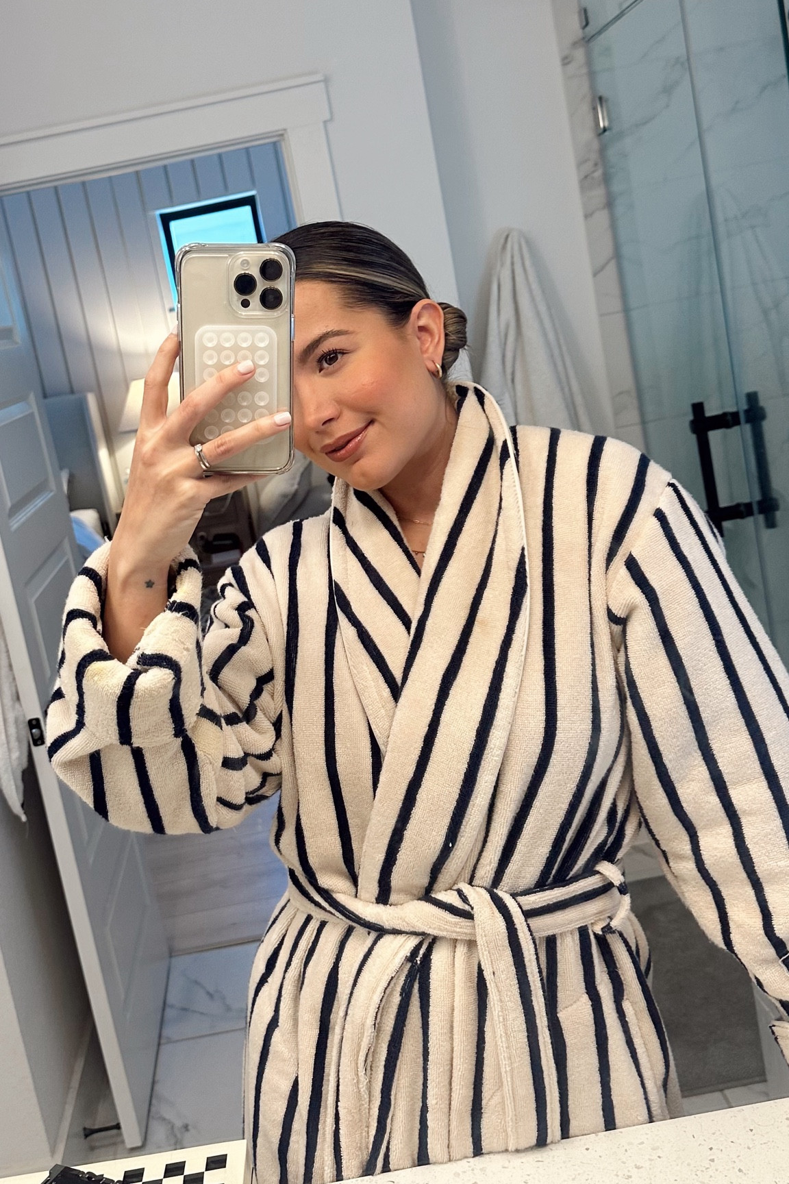 My emotional support robe 🤣❤️ Absolutely love it! I’m wearing a size M for an oversized fit.