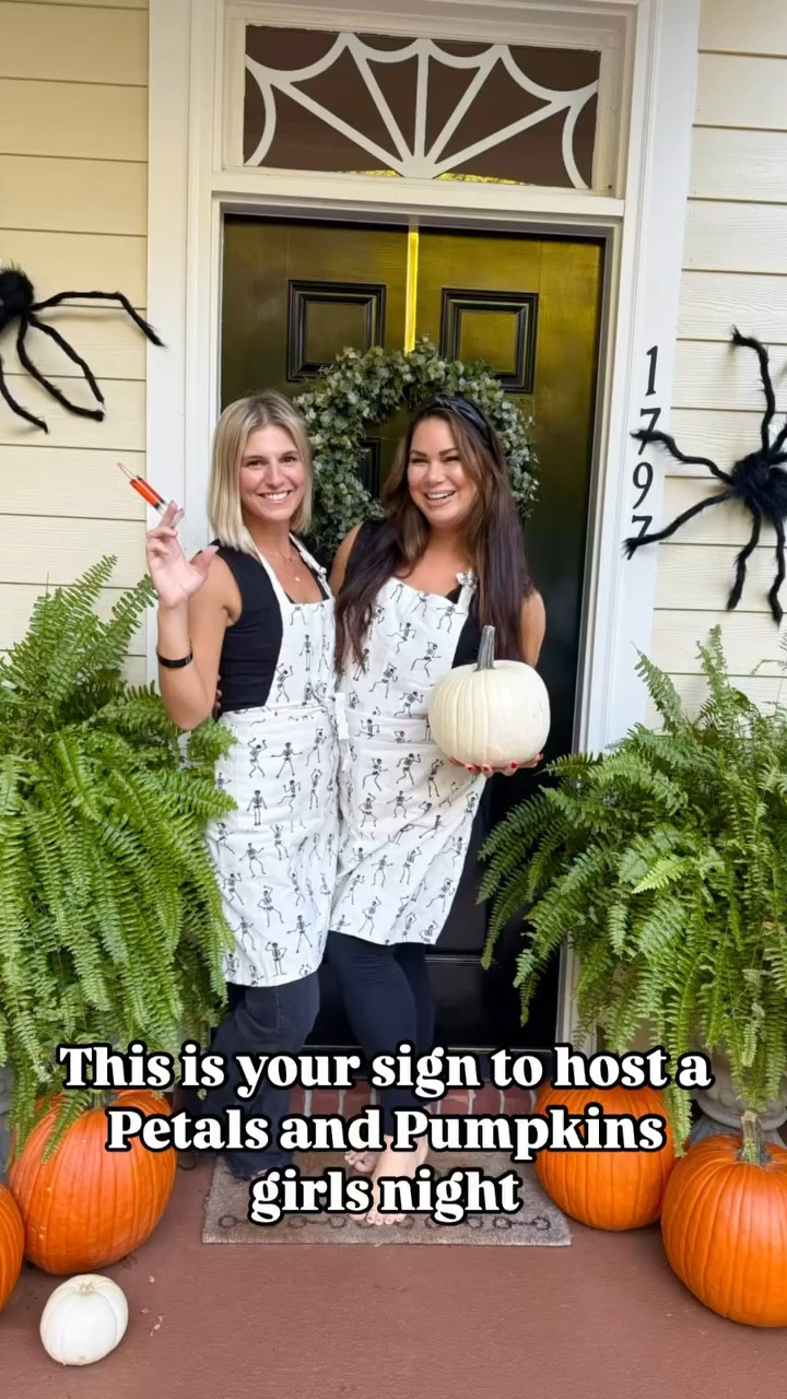 Petals and Pumpkins 🎃🍂 The ultimate Girls Night 🤎

Start picking some flowers on your morning strolls and paint them on your pumpkins! 🥀

Save and Share this post with your friends 🫶🏻

#halloween #halloweendecor #halloweenideas
#halloweeninspo #halloweentime #fall #falldecor #fallstyle #holidaydecor #diyhomedecor #pumpkins #pumpkinideas #floralpumpkin #pumpkinpainting #autumn #autumnvibes #autumnstyle #hosting #halloweenparty