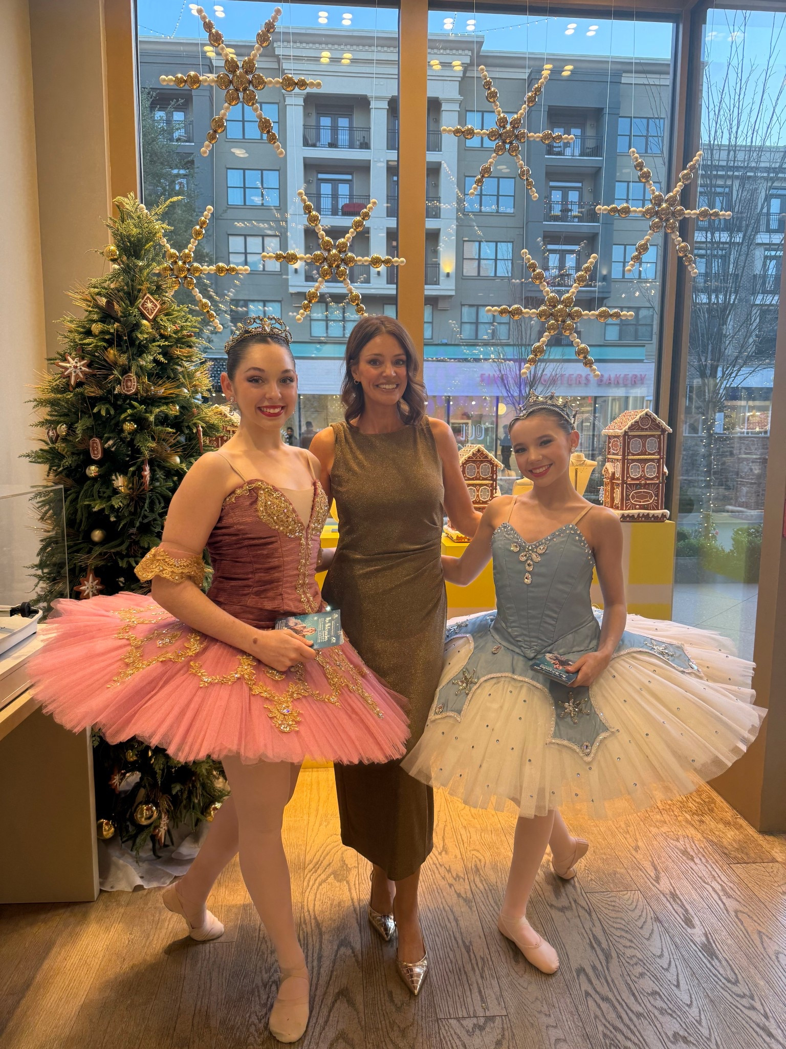 This gold dress 

#LTKFindsUnder100 #LTKHoliday