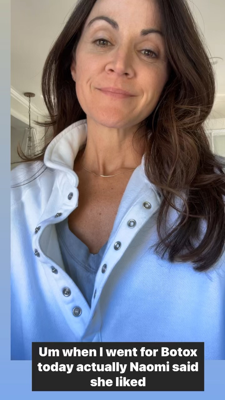 I checked and I’m wearing an extra small, so definitely oversized! 