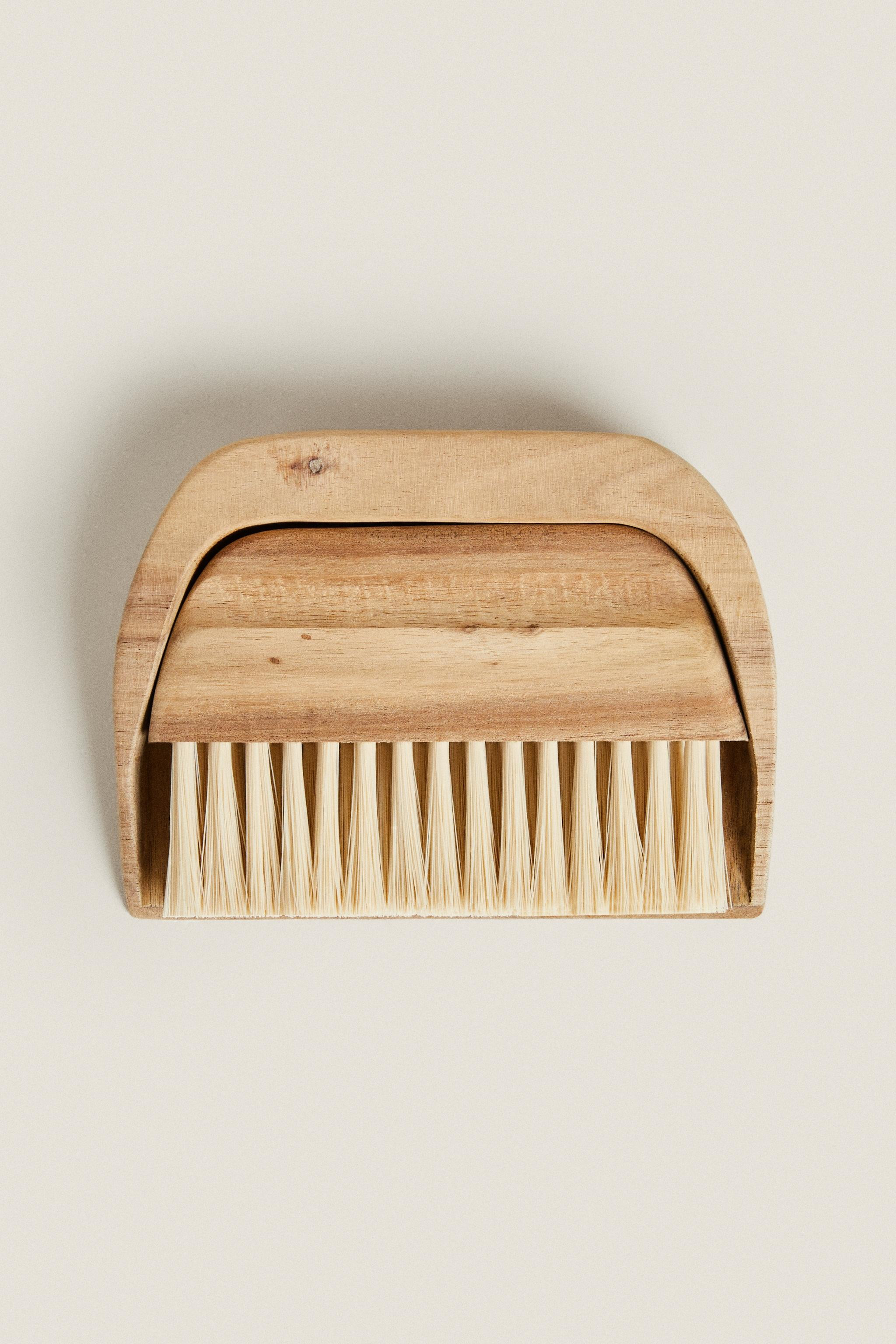 WOODEN DUSTPAN AND BRUSH | Zara US