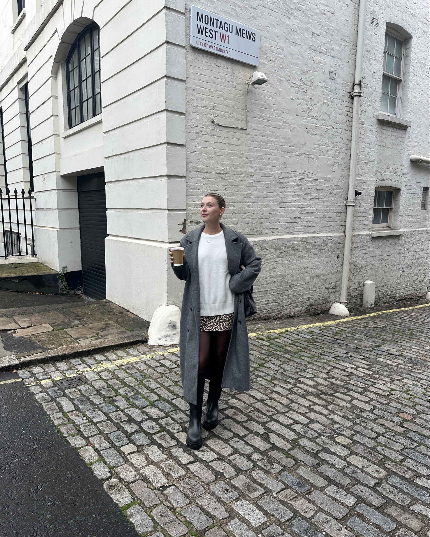 Mini skirts 🤝 chunky knits #autumnstyle #mycottonon #minimalistfashion

#LTKautumn #LTKeurope