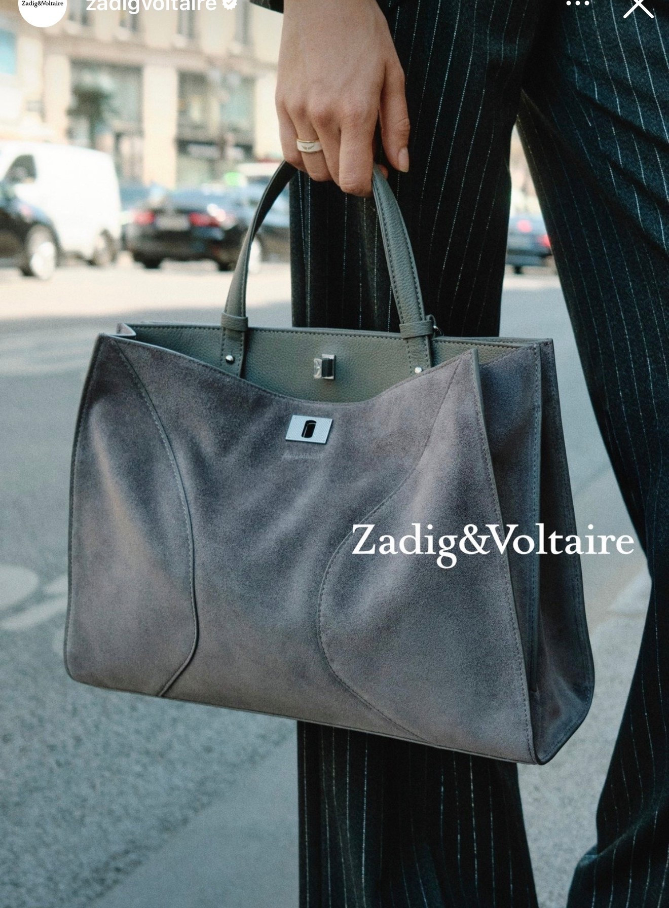 Jack Suede Bag

Suede bag featuring a signature clasp, two compartments, an adjustable handle and strap.

#LTKSeasonal #LTKTravel #LTKWorkwear