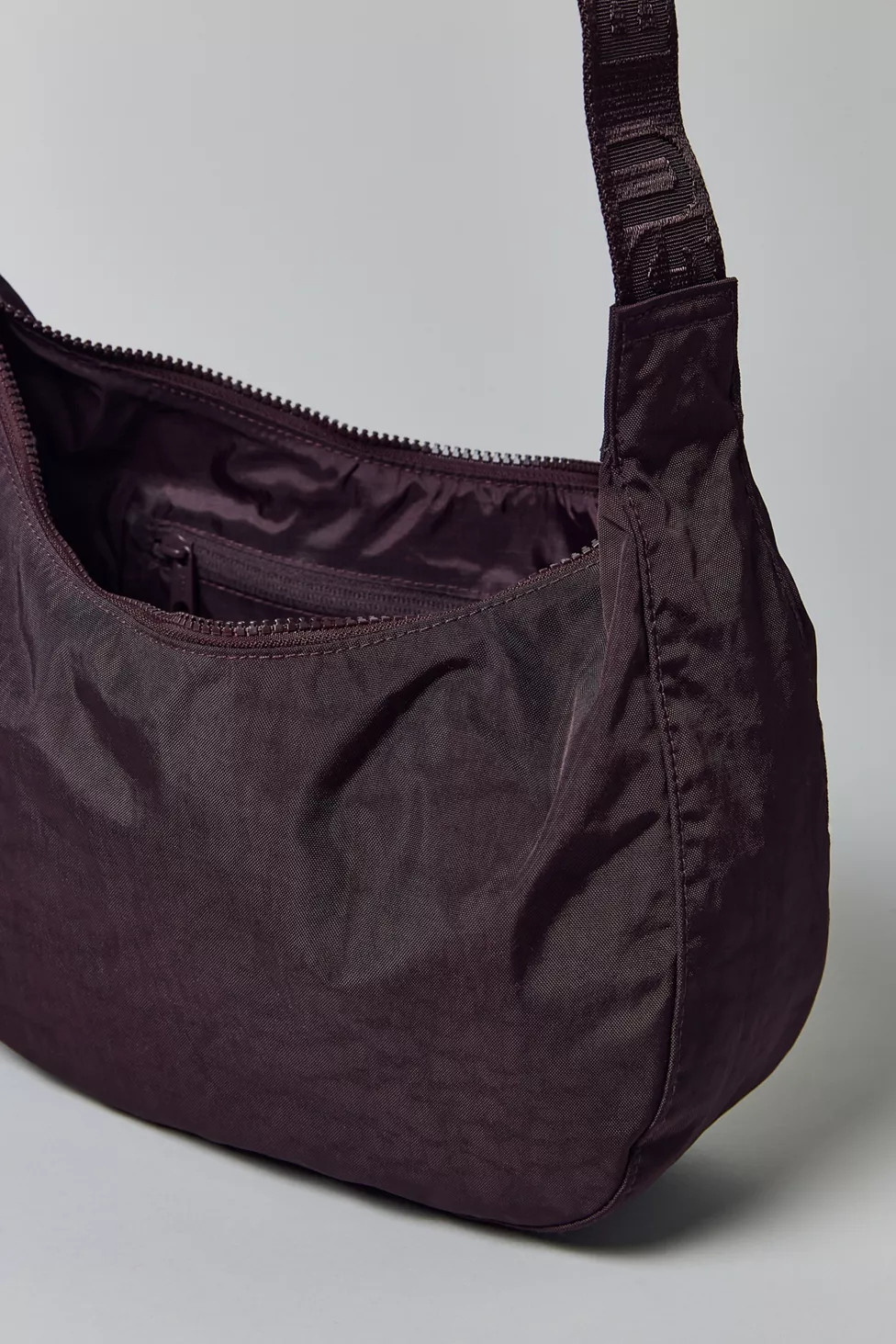 BAGGU Medium Nylon Crescent Bag | Urban Outfitters (US and RoW)