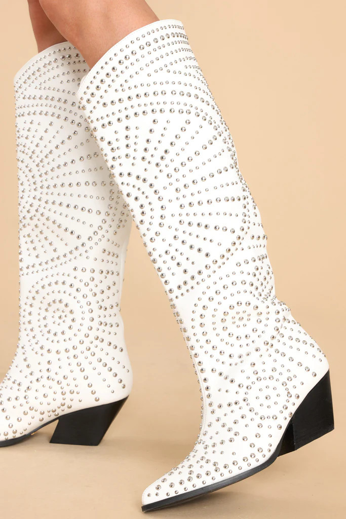 Zachariah White Boots | Red Dress 