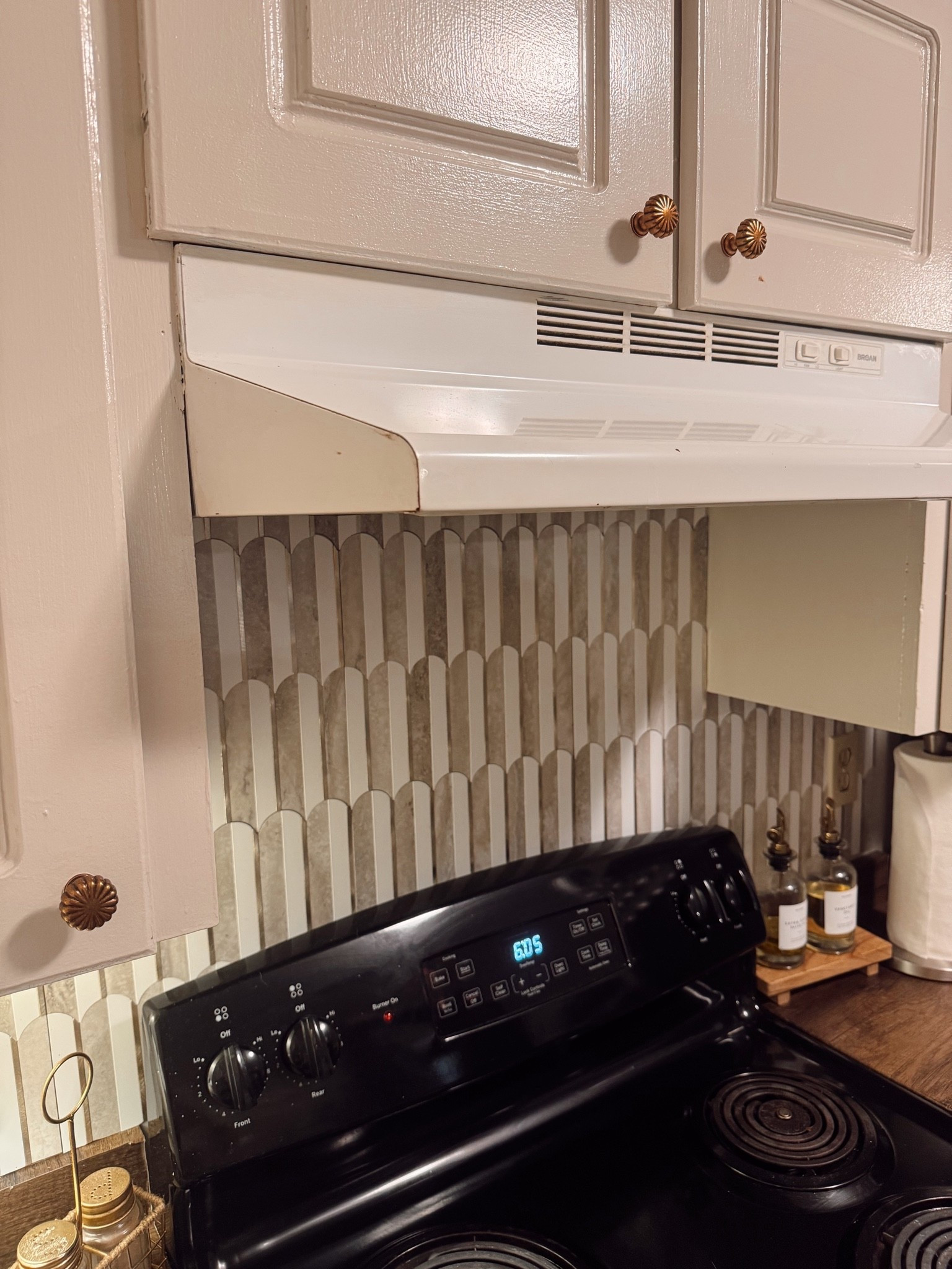 renter friendly backsplash!!