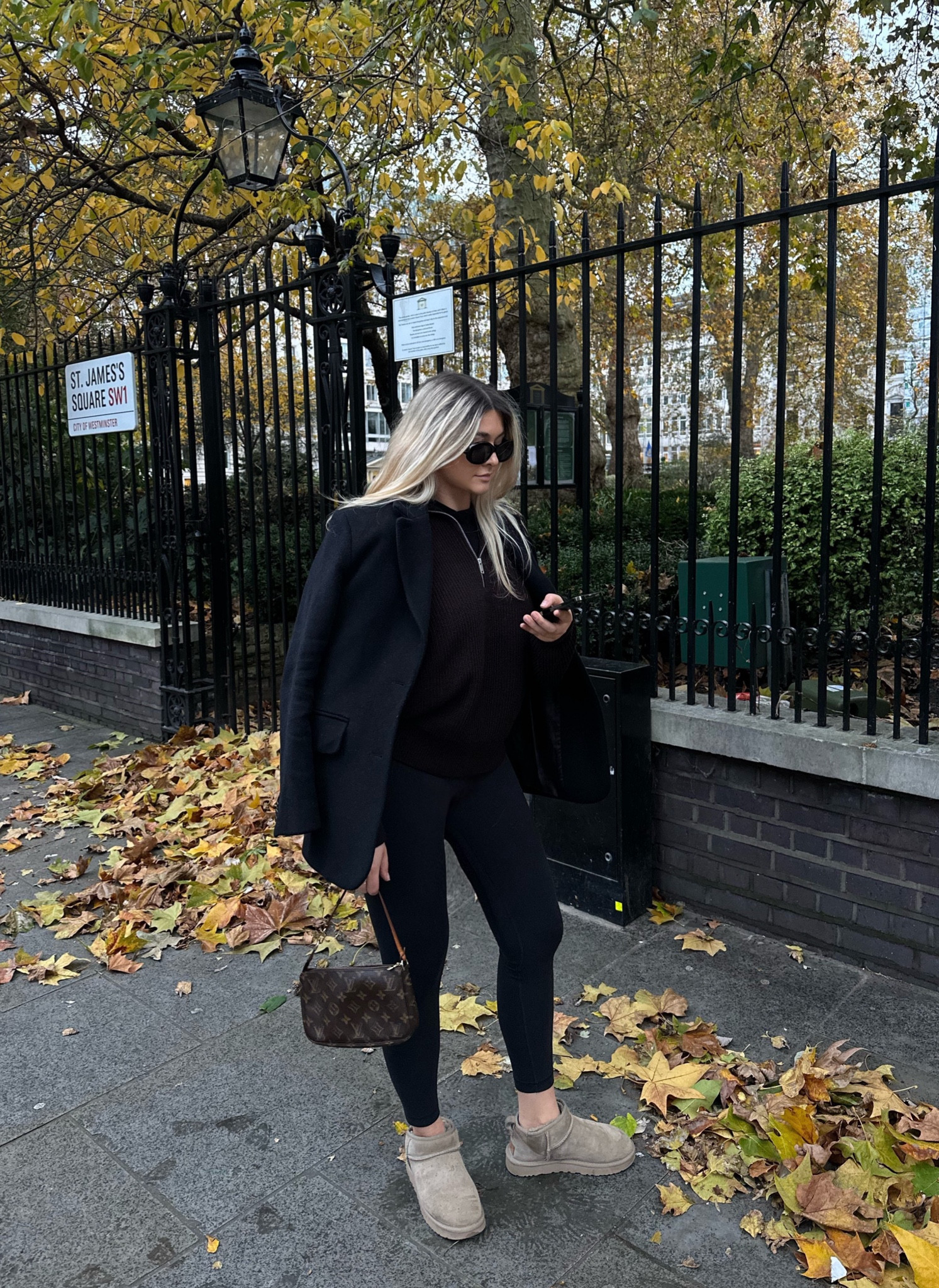 Cosy girl fall
Antilope Ultra Mini Ugg 
All black outfit 

#LTKCyberWeek #LTKSeasonal #LTKCyberSaleUK