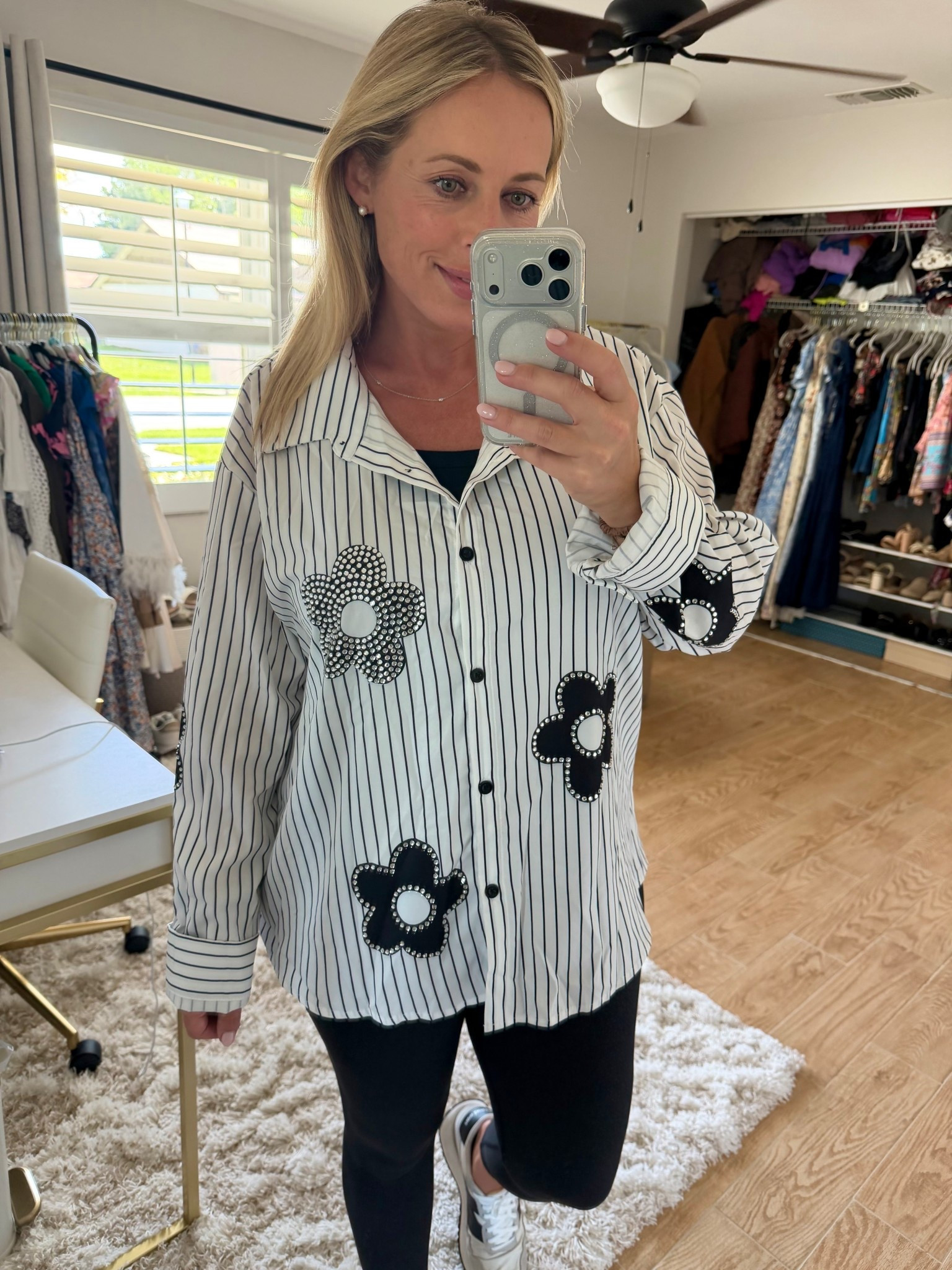 Button down blouse 



#LTKMidsize #LTKootd #LTKBump