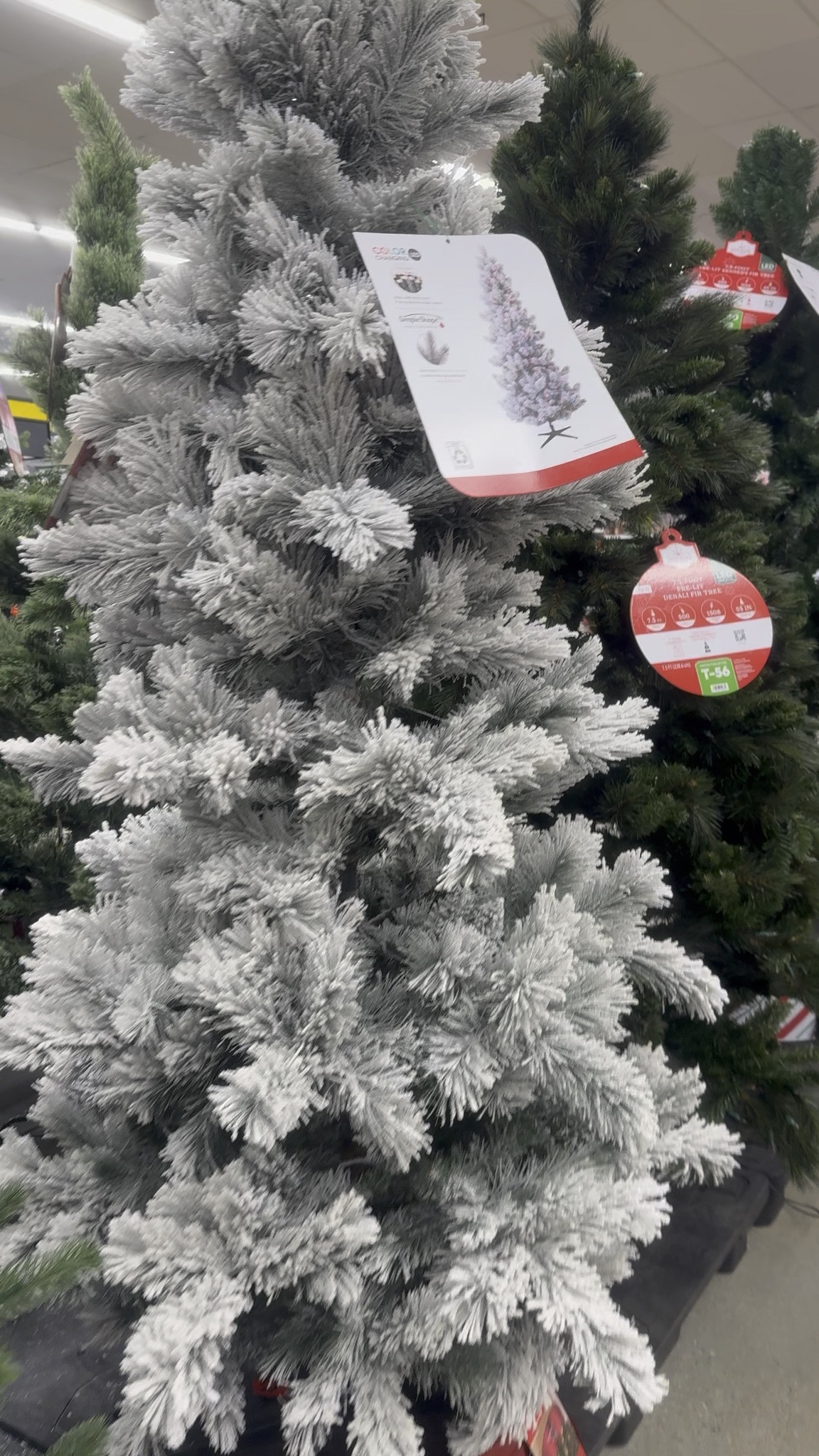 All the viral christmas trees are back this year and i’m linking ALL of them!!