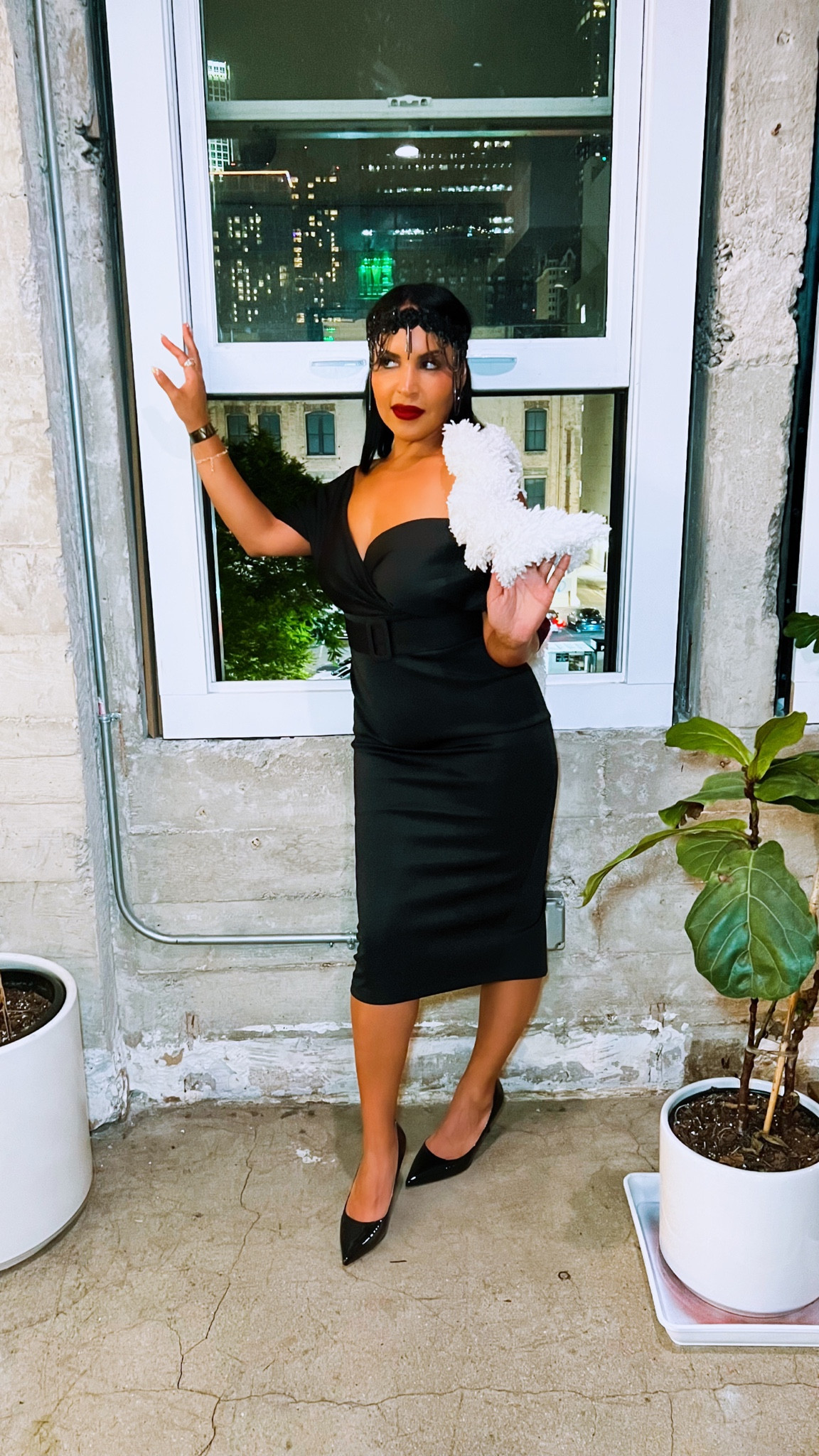 Old Hollywood Style!

#oldhollywoodoutfit

#LTKU #LTKSeasonal #LTKfindsunder100