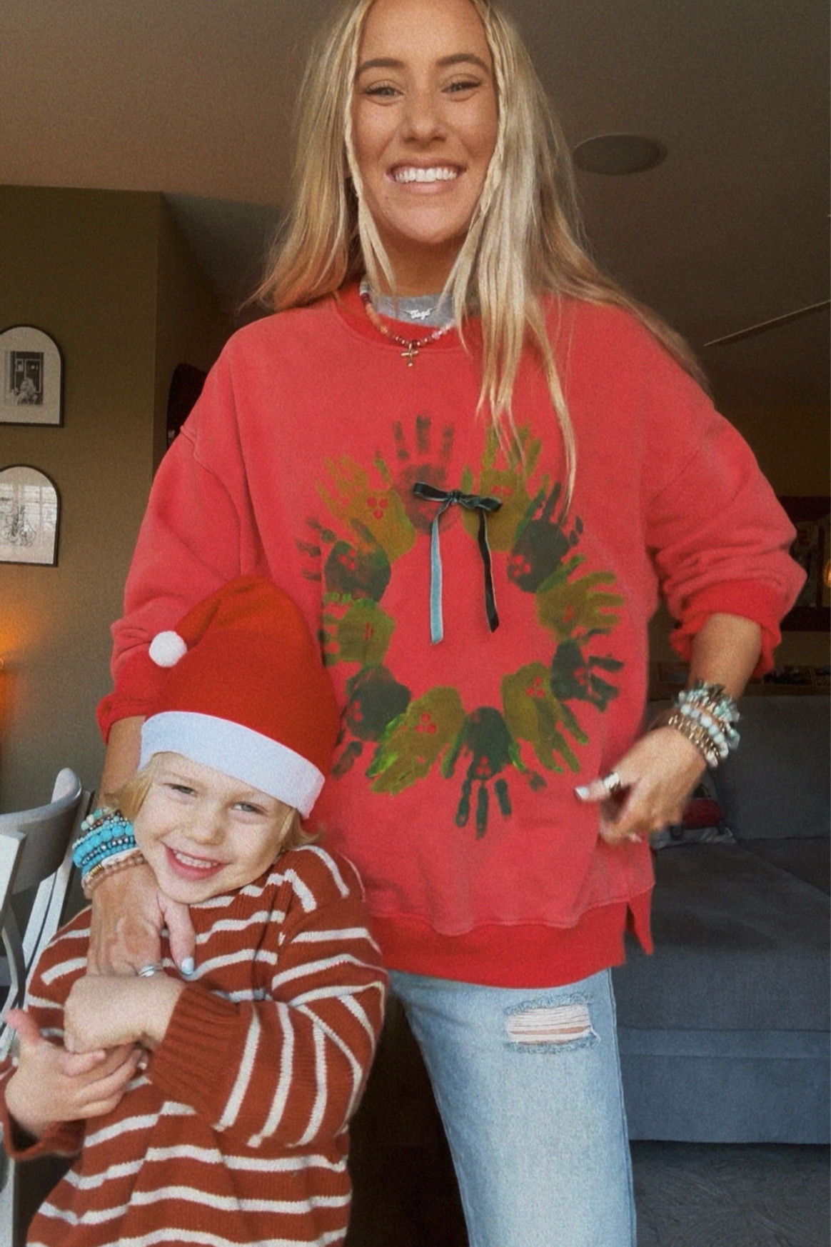 Cutest diy wreath sweatshirt! I couldn't find the exact sweatshirt since mine was just an old one I had at home but linking a bunch with similar vibes! 

#LTKKids #LTKFamily #LTKHoliday