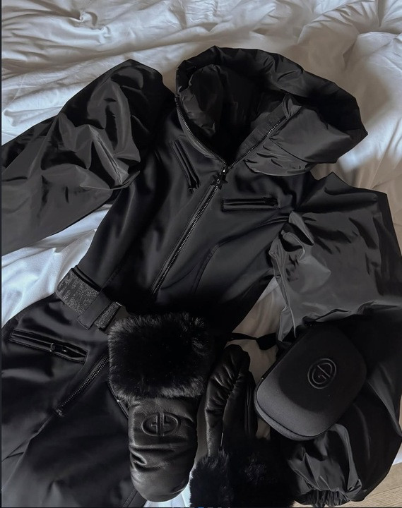 Ski outfit, Goldbergh Ski suit, Goldbergh ski goggles, all black outfit, puff sleeve, winter ski holiday outfit, snow outfit, skiing trip

 

 #LTKuk #LTKwinter #LTKstyletip