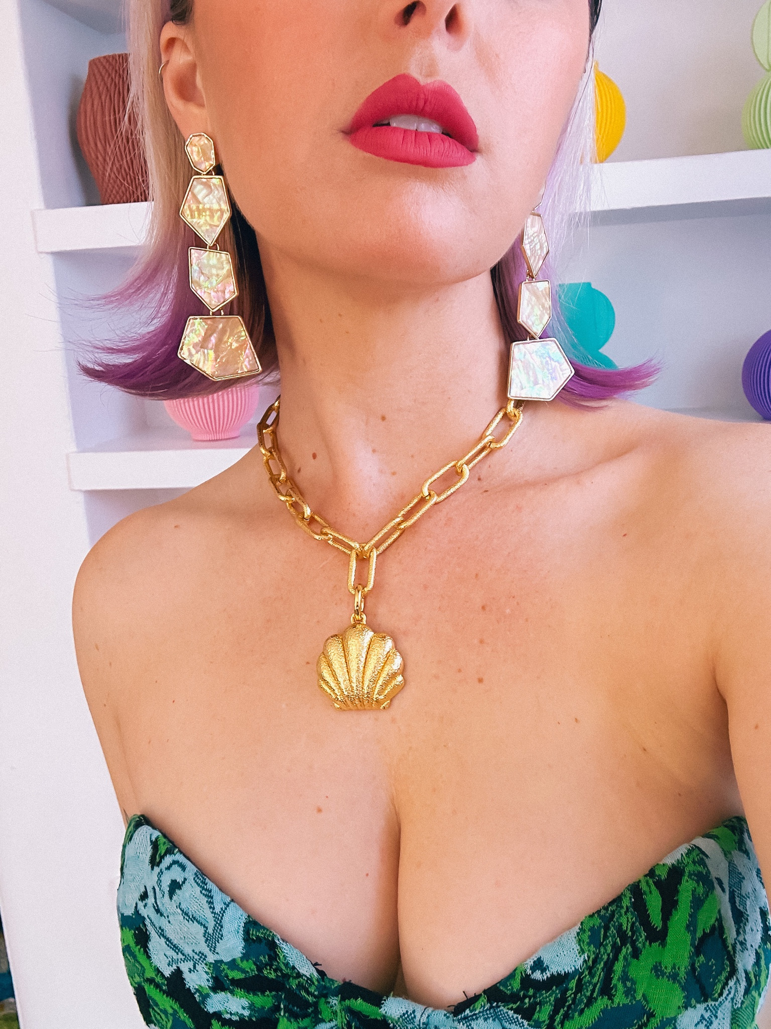 Obsessed with this jewelry combo 🐚✨💖 #jewelry #necklace #shell #gold 

#LTKFind #LTKSeasonal