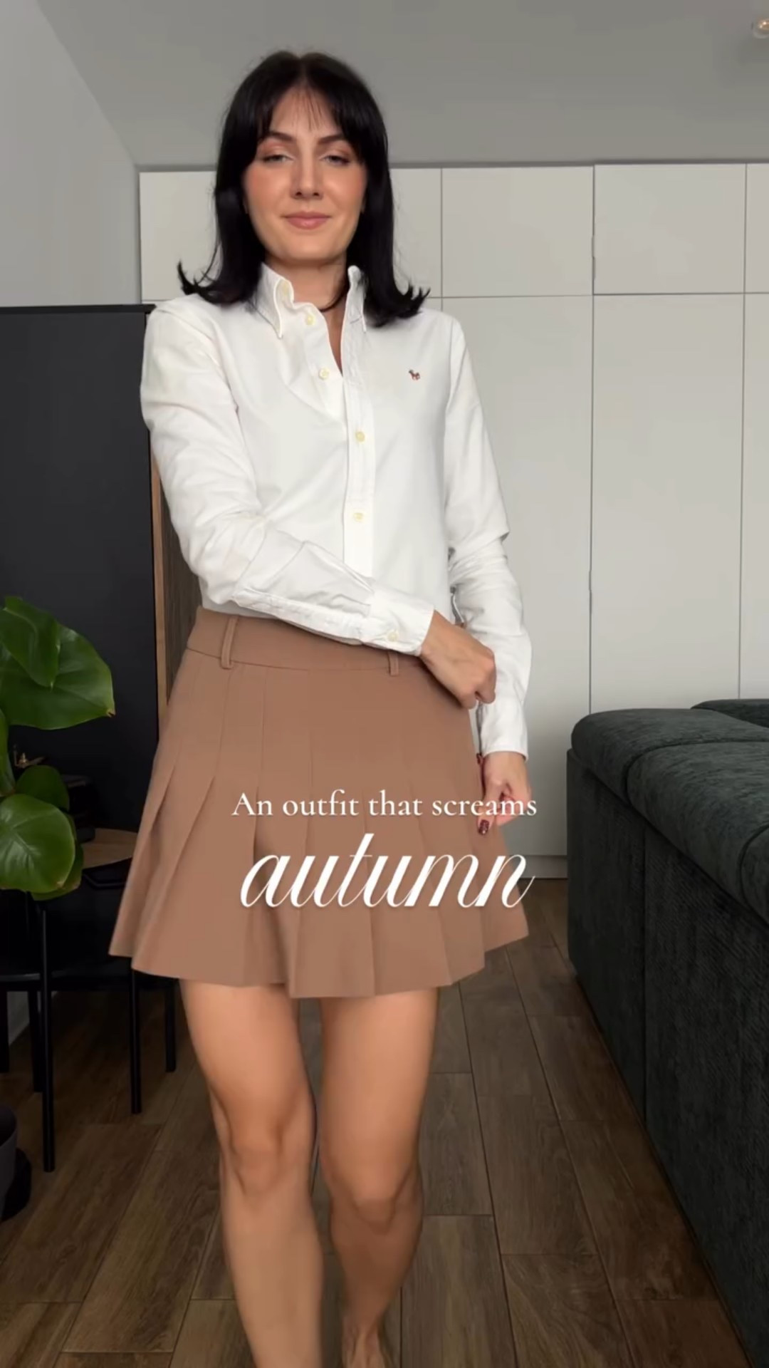 A chic & feminine fall outfit with pleated skirt, oxford short, oversized blazer and loafers 🍂

#LTKstyletip #LTKworkwear #LTKautumn