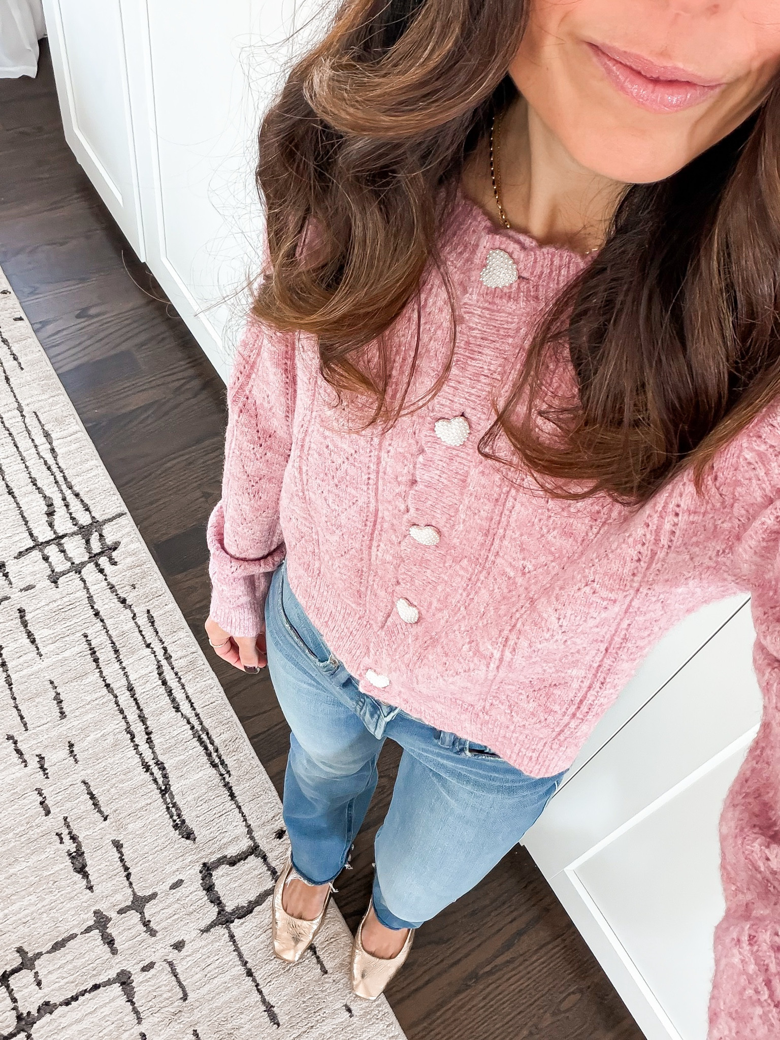 Under $50 and the perfect Valentine’s Day sweater 🩷 🔗⬇️

#LTKOver40 #LTKFindsUnder50 #LTKSeasonal