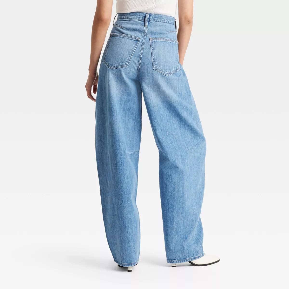 Women's High-Rise Curved Leg Jeans - Universal Thread™ Light Wash 16 | Target