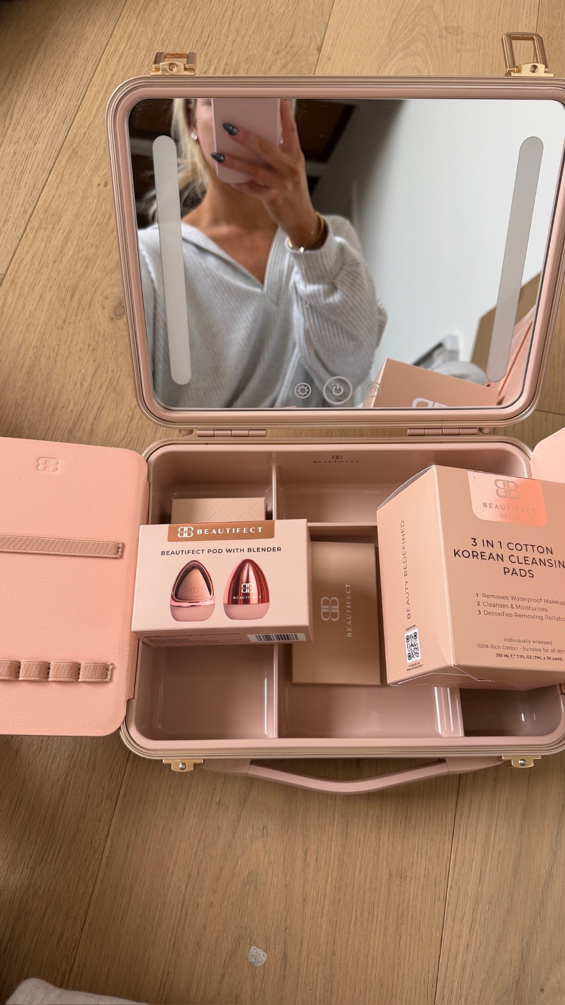 Obsessed with this makeup box 💕 can’t wait to fill it!

#LTKbeauty #LTKSeasonal