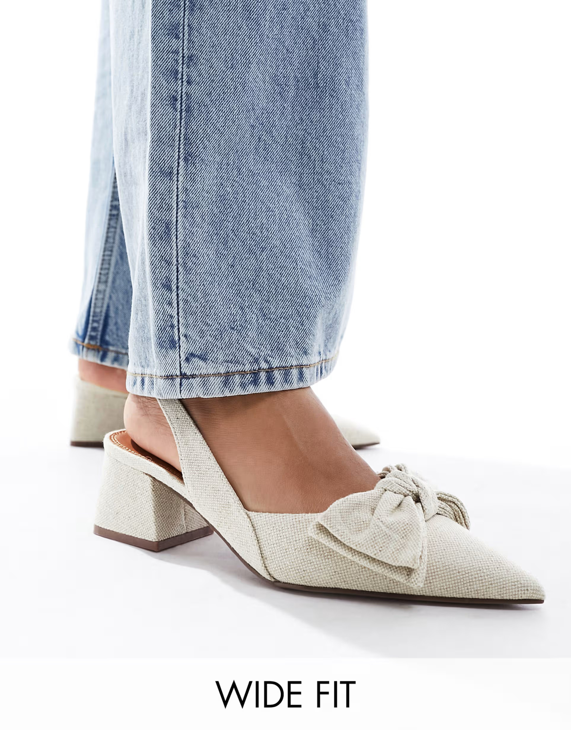 ASOS DESIGN - Symphony - Slingback-schoenen met halfhoge blokhak, strik en brede pasvorm in natuu... | ASOS (Global)