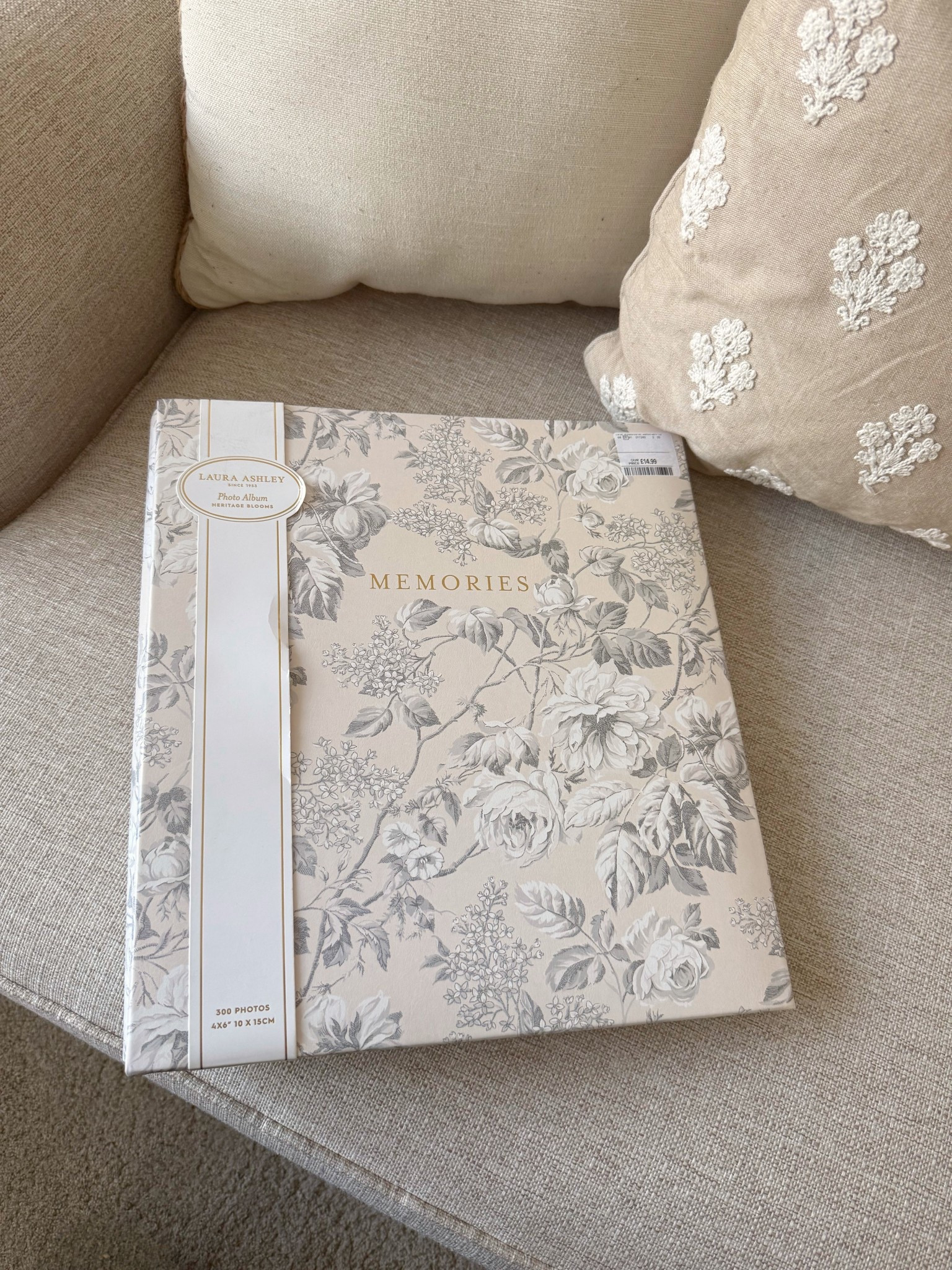 What a gorgeous neutral photo album, picked this up today and thought it was stunning to use to fill pictures of baby girl up in. 

#LTKhome #LTKuk #LTKautumn