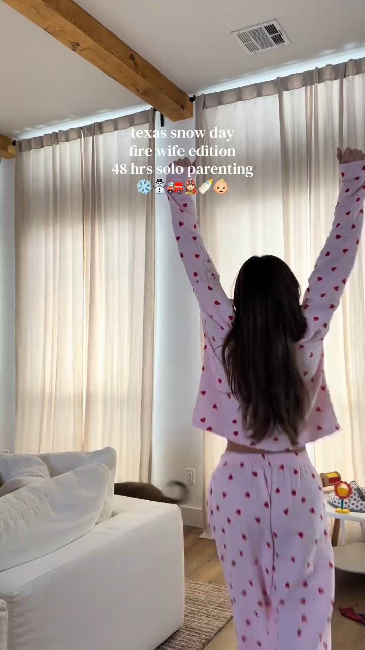 Snow day morning vlog! 🤍❄️🚒☕️
 

#LTKmomlife #LTKdayinmylife