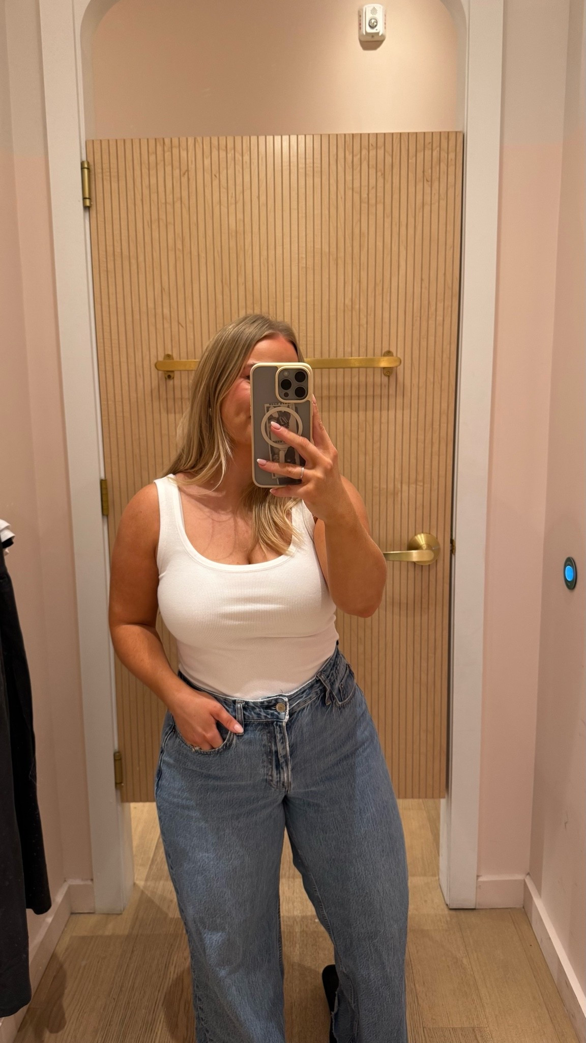 Summer tank top! I’m in size M. I love this style because you can wear it with a regular bra!