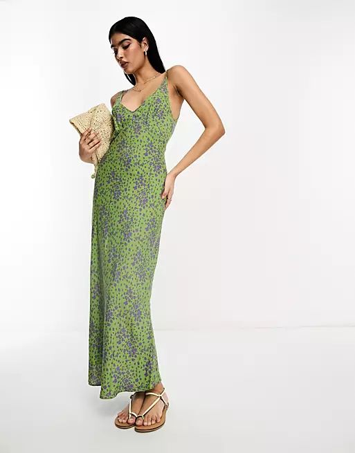 ASOS DESIGN maxi slipové šaty s vysokými vrcholmi v pradenej zelenej a fialovej potlači | ASOS (Global)