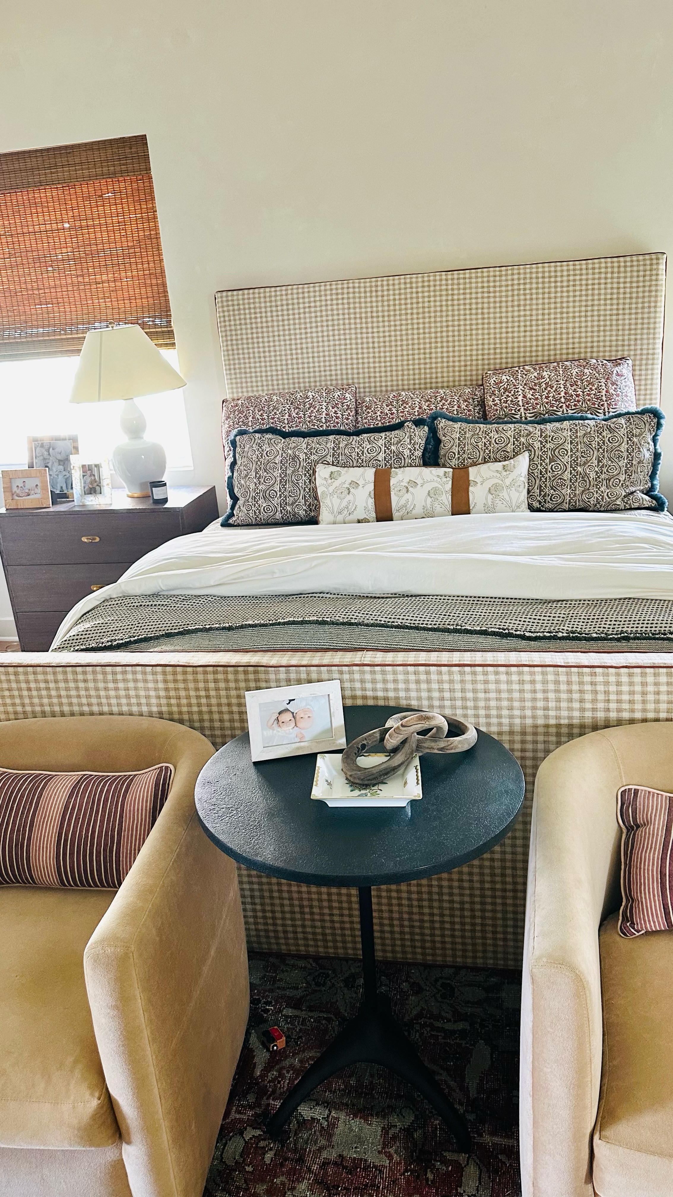 Out with the whites in with the warmth!

Switched out the white coverlet and gray blanket for creams and greens and it instantly changed the mood in here. 

My bedding formula for a layered bed is always sheets, coverlet folded at top with sheet showing, duvet folded at the bottom 1/3rd and a textural blanket at the bottom end. 

Dm me if you need help starting or finishing up your master for a flat rate fee!